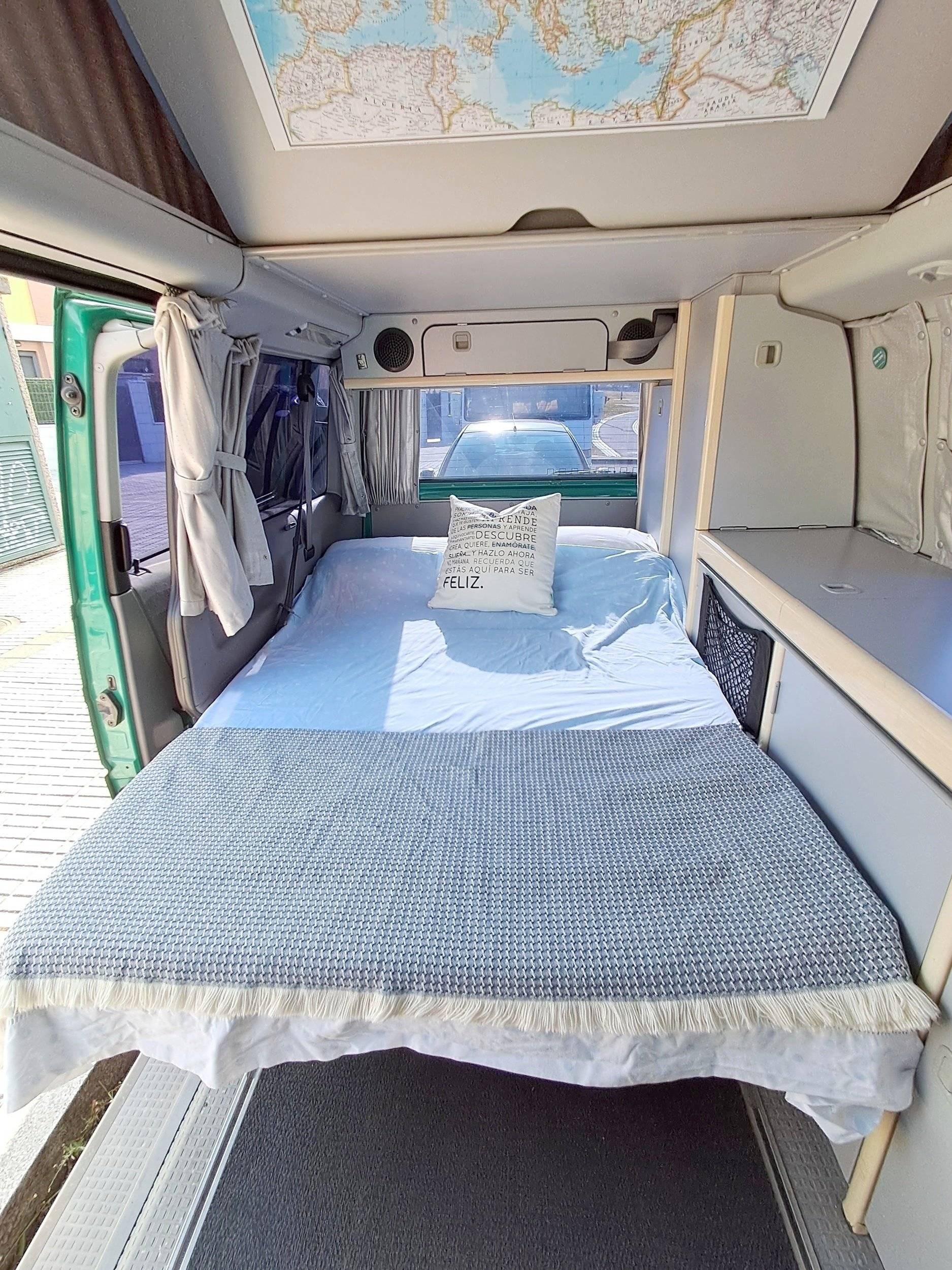 Berth Volkswagen T4 syncro 2,5 tdi - Yescapa