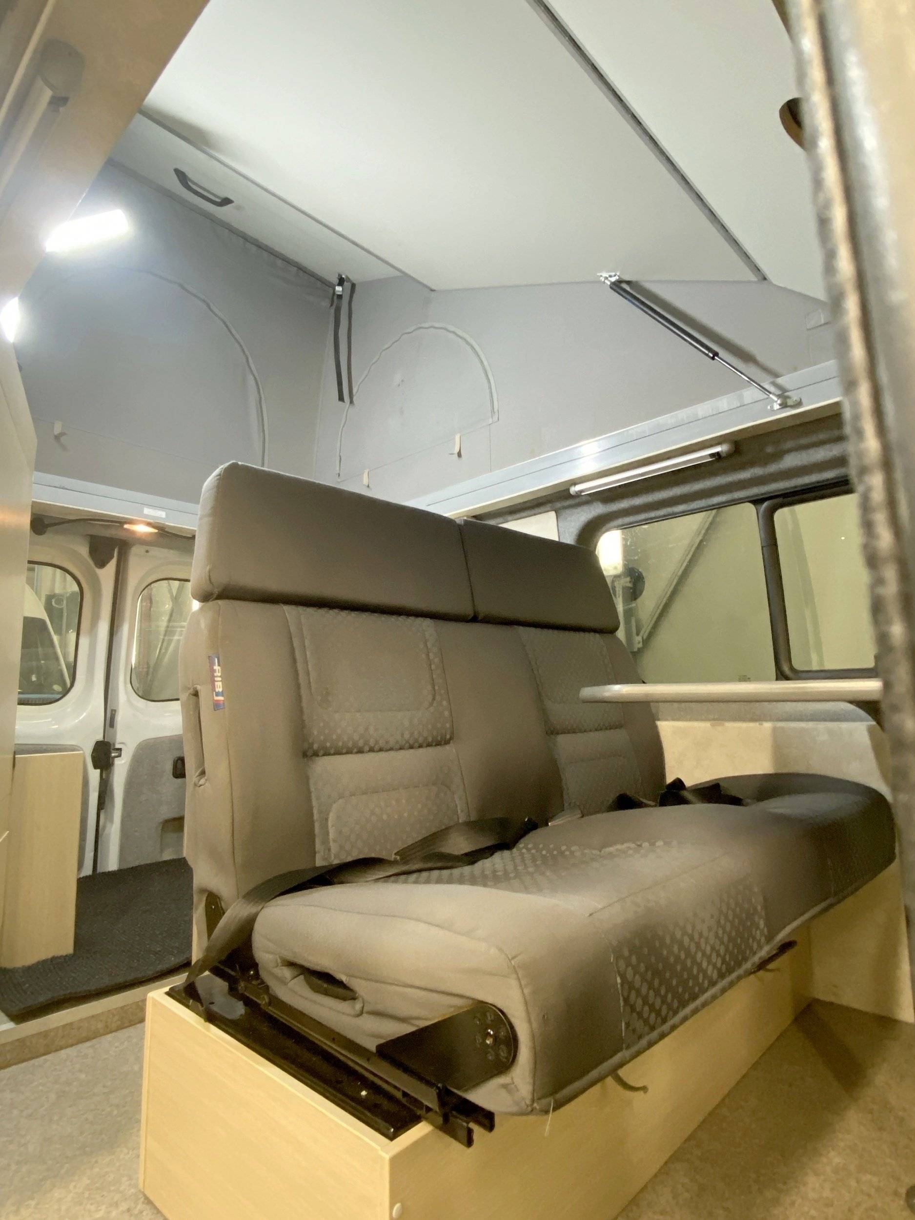 Isère Evasion RENAULT TRAFIC II 2,0L DCI 115CV L2H1 PACK EXTRA