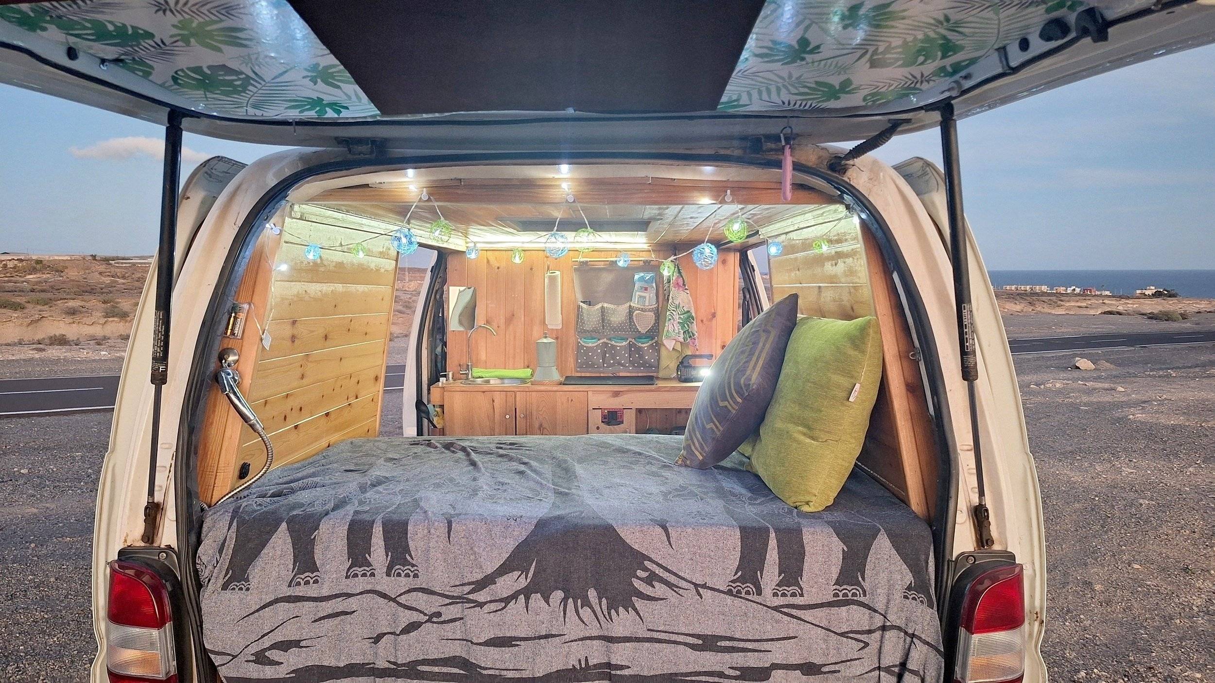 Ilusion TOYOTA HIACE