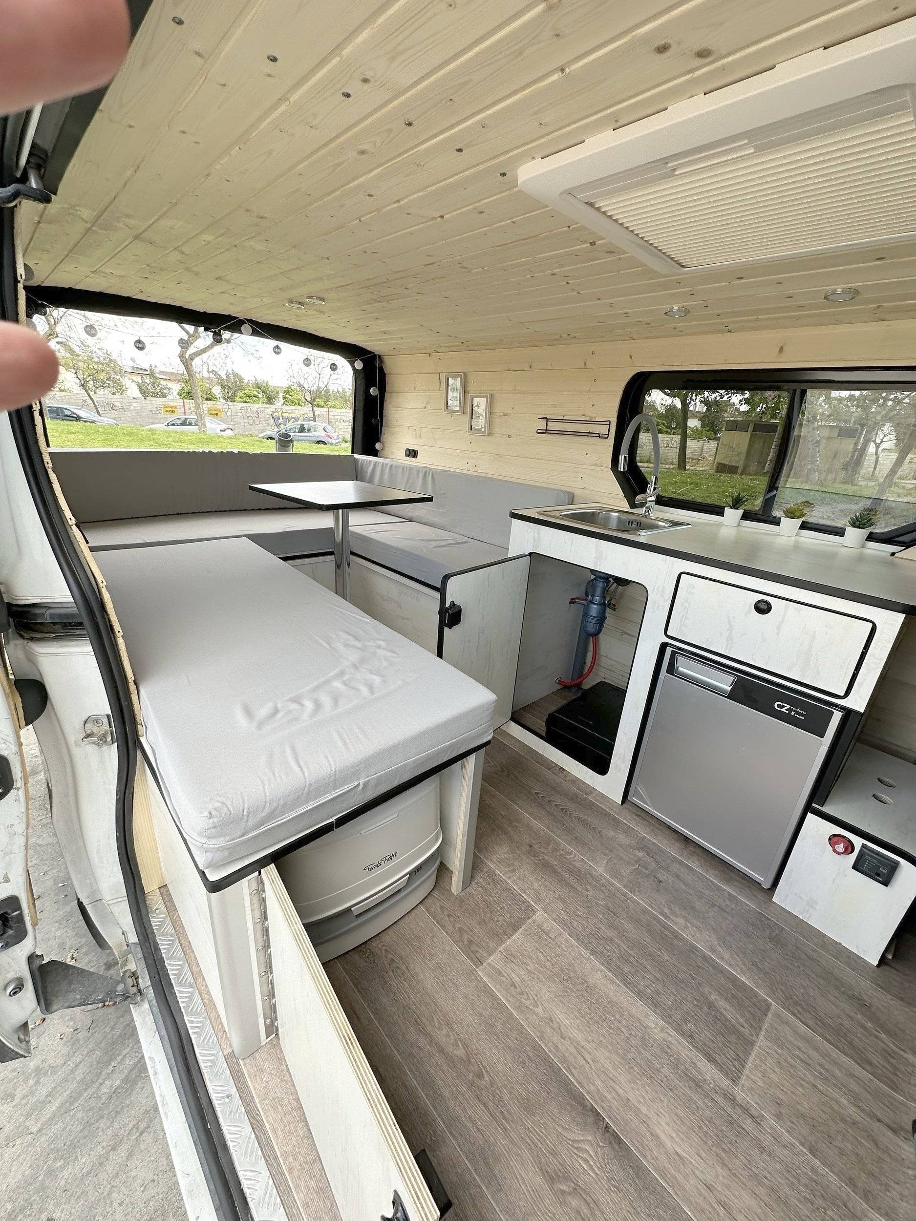 slaapplaatsen Opel Vivaro L2 | 1.6 CDTI 90cv - Yescapa