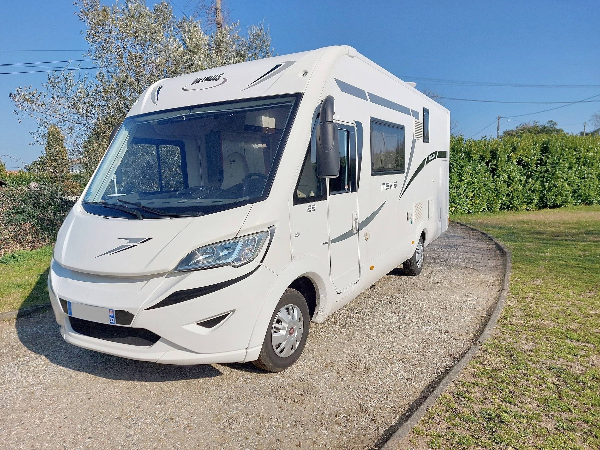 MC LOUIS GOLD NEVIS 22