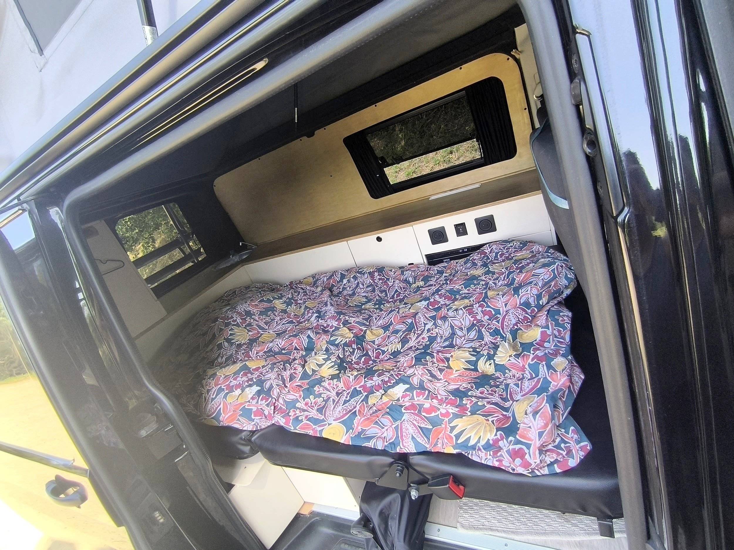 Volkswagen T6 Court L1H1 2 l 102 ch