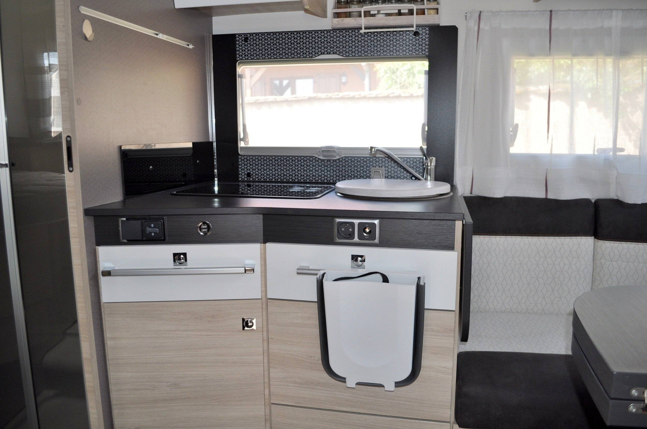 Challenger Challenger 328 VIP 