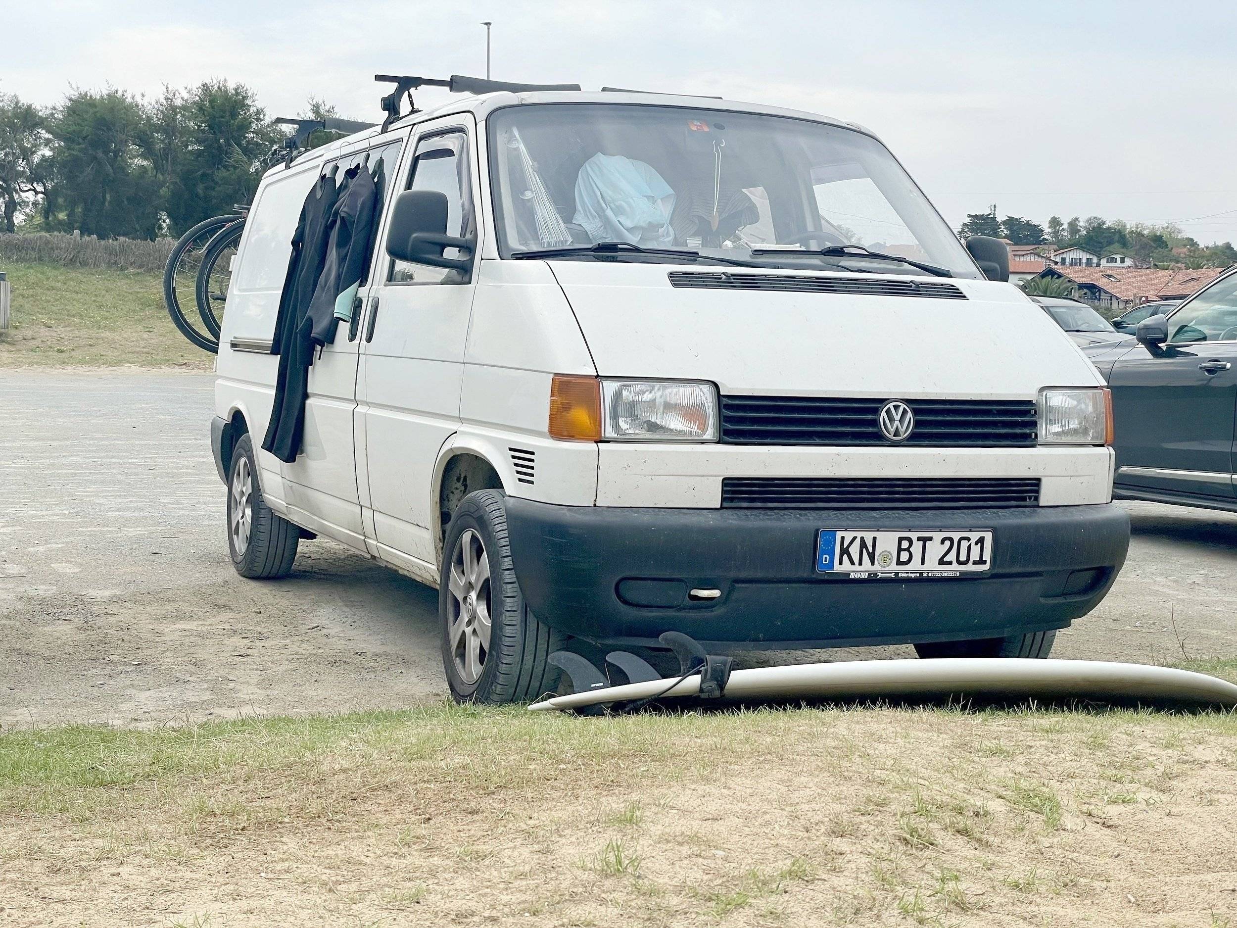 Vue avant de 3/4 Volkswagen Volkswagen T4 - Yescapa