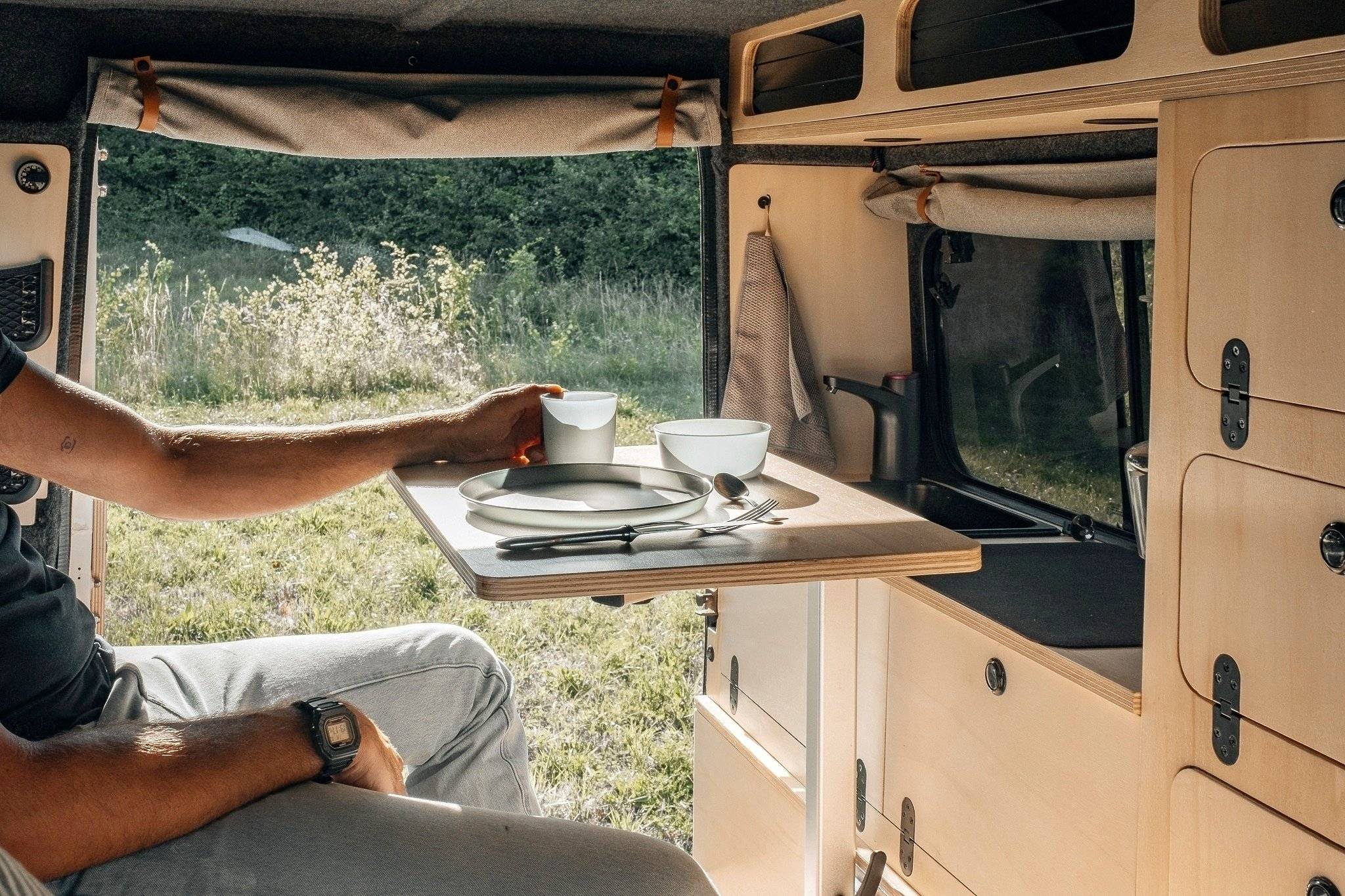 Coin repas Land Rover Defender - Yescapa