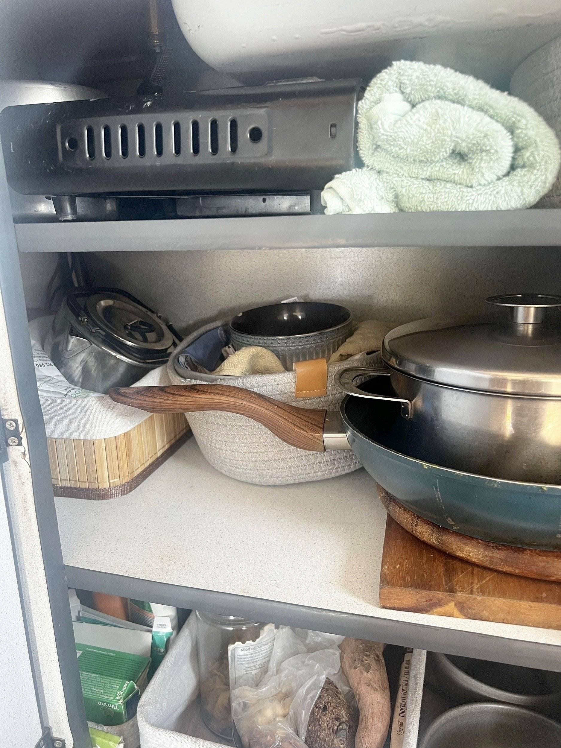 Kitchenette Volkswagen California Camper - Yescapa