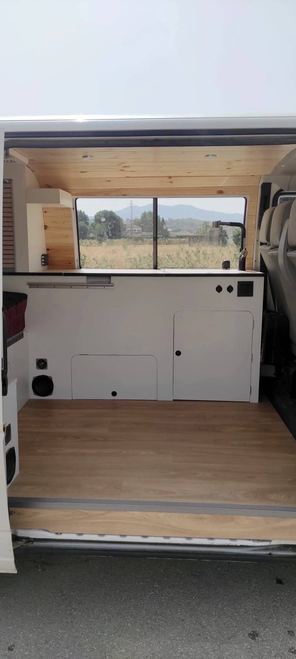 Dinette Volkswagen Volkswagen Transporter - Yescapa