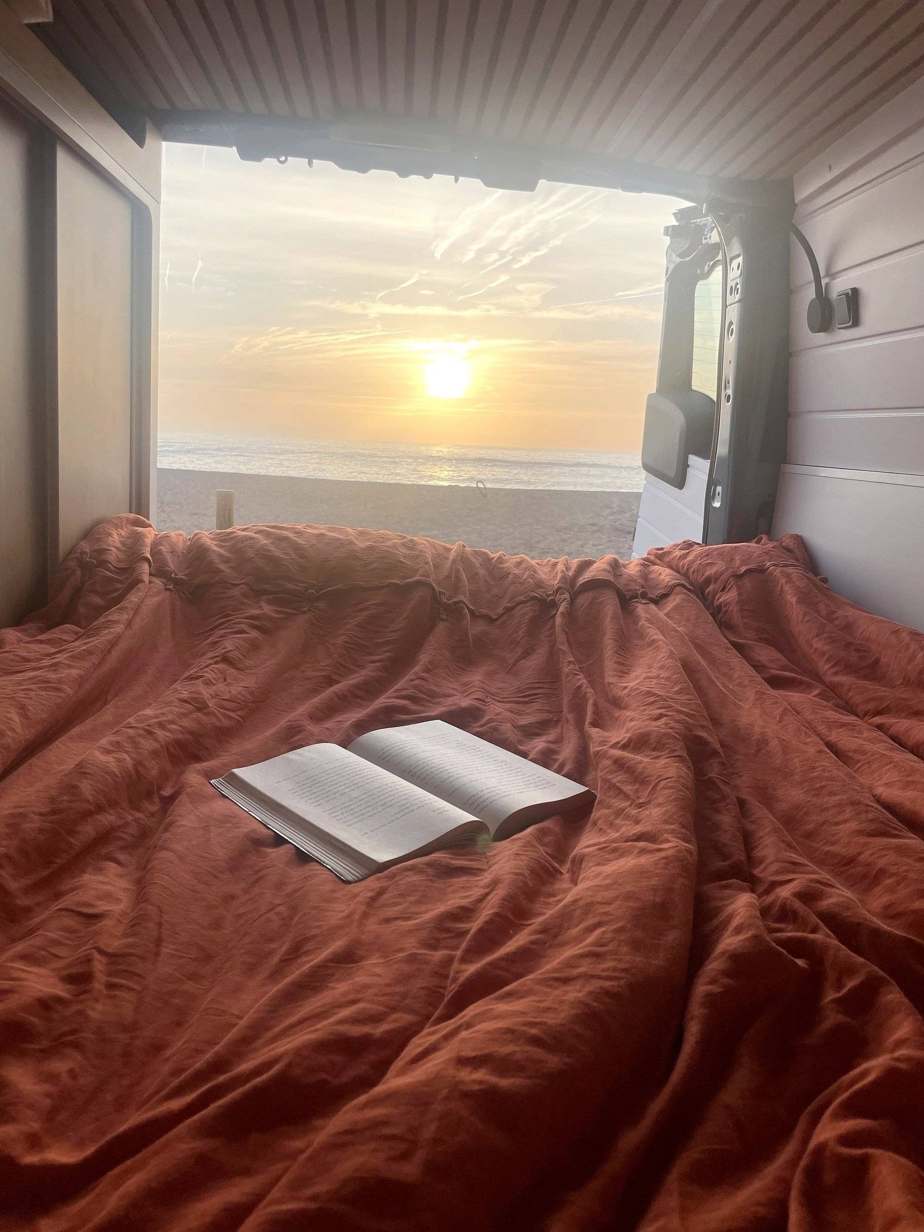 Berth Ford Transit - Yescapa