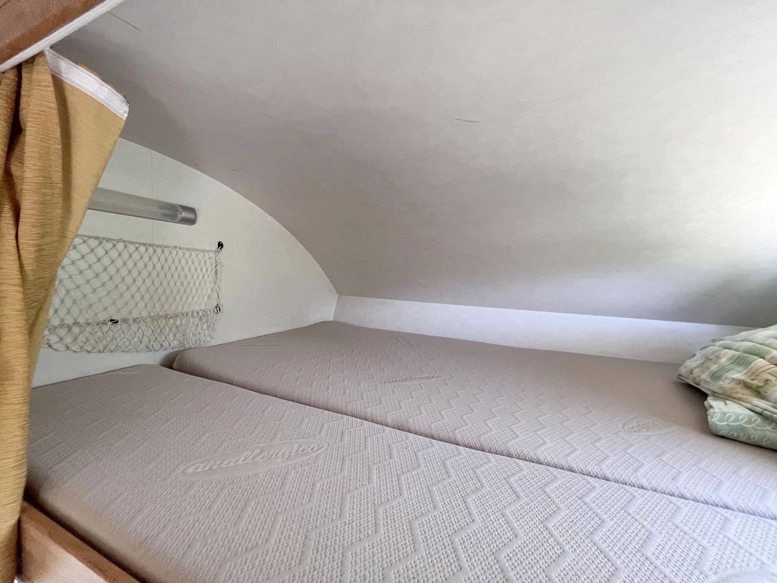 Berth Ford Transit 2,2 - Yescapa