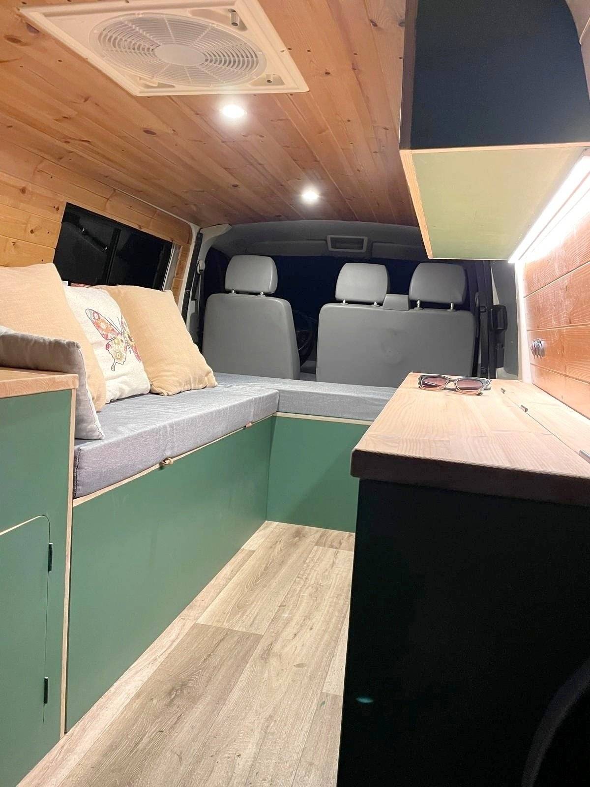 Volkswagen Transporter T5 2.5TDI