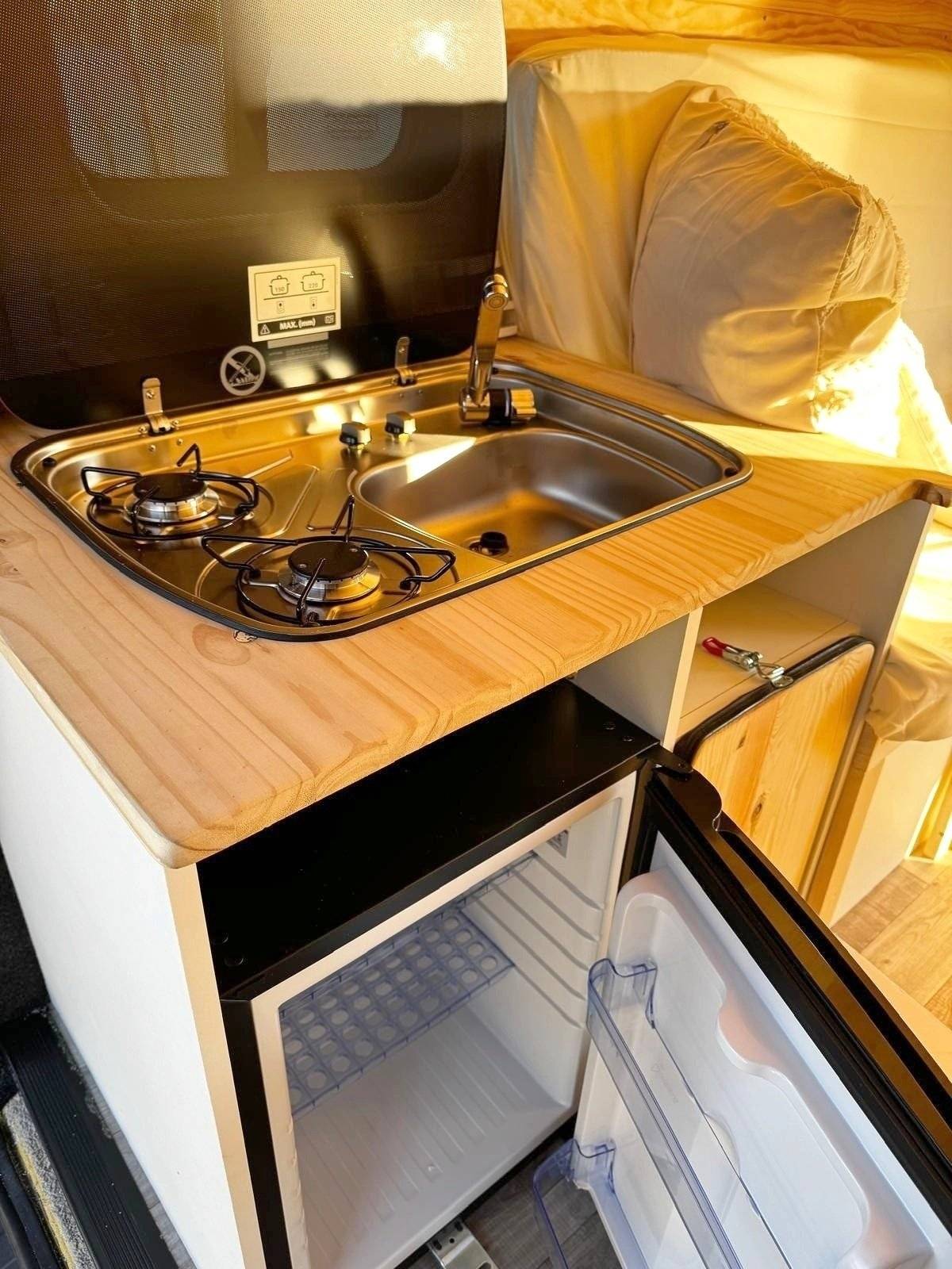 Kitchen Renault Trafic 1,6 l 120 ch - Yescapa