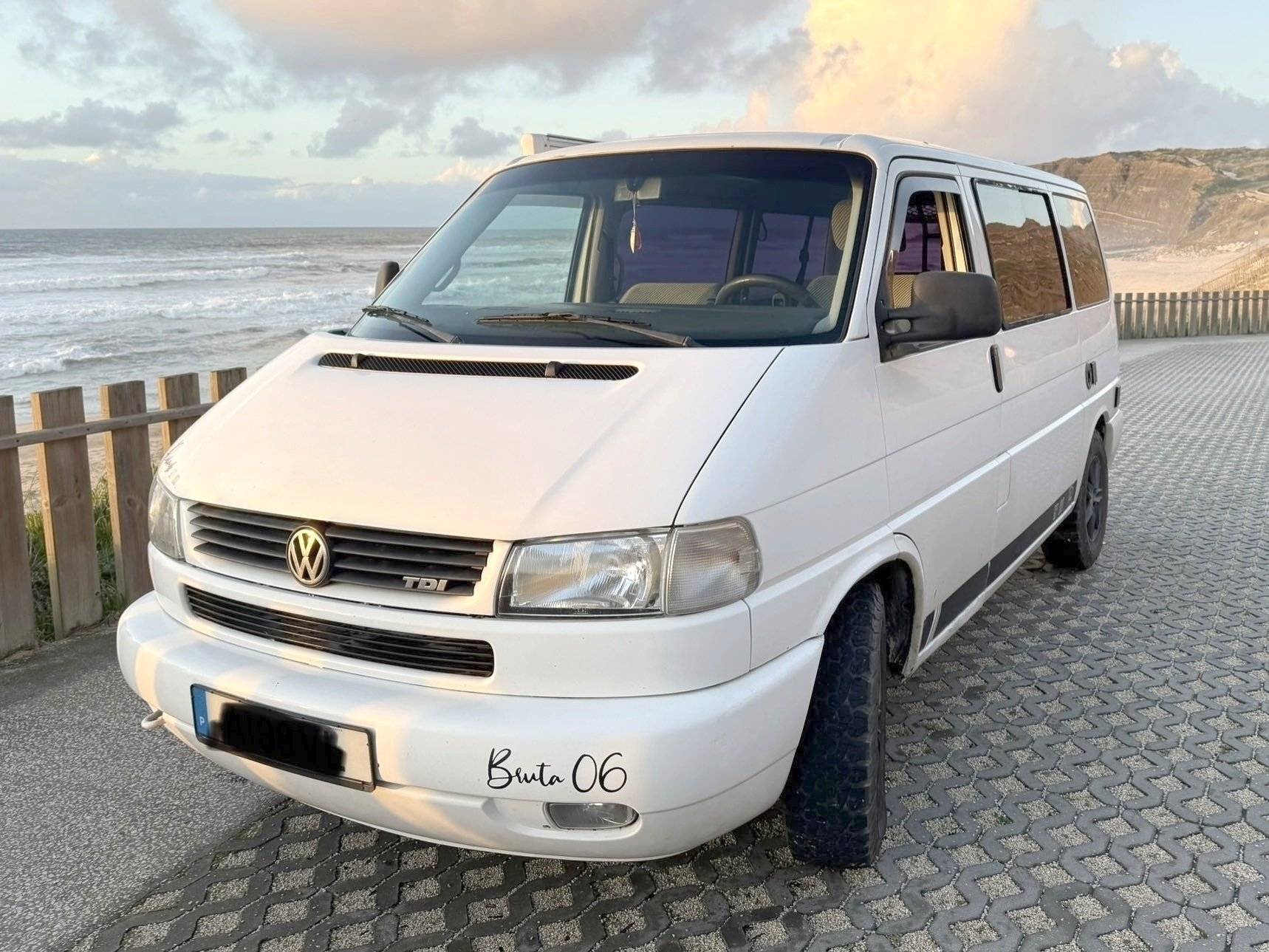 Voorkant 3/4 Volkswagen - Yescapa