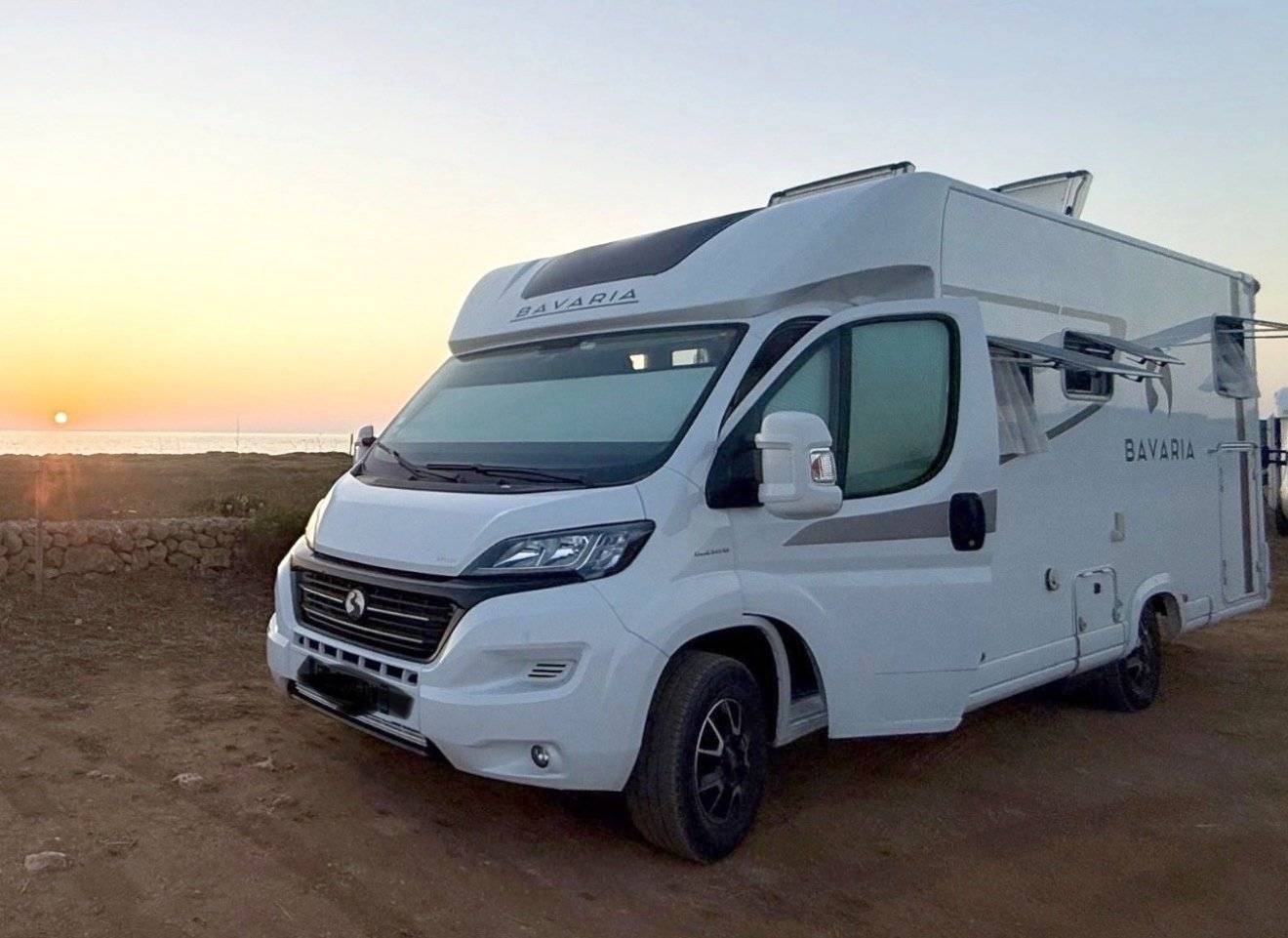 Front view from 3/4 Fiat - Yescapa