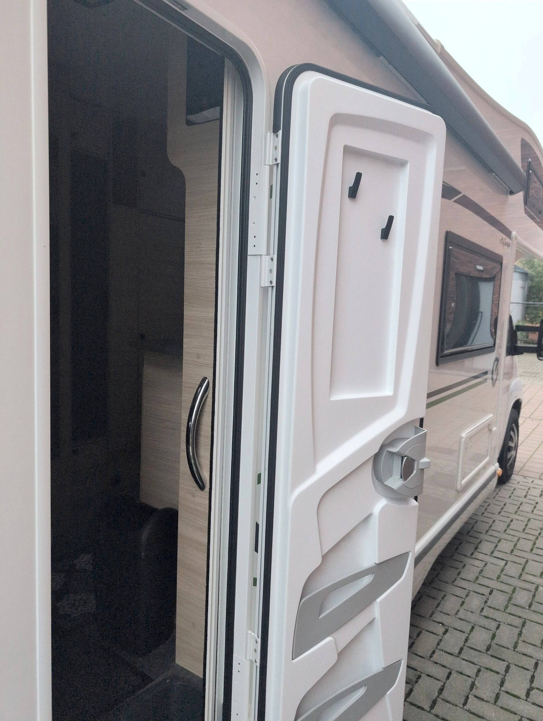 Chausson C 656 First Line