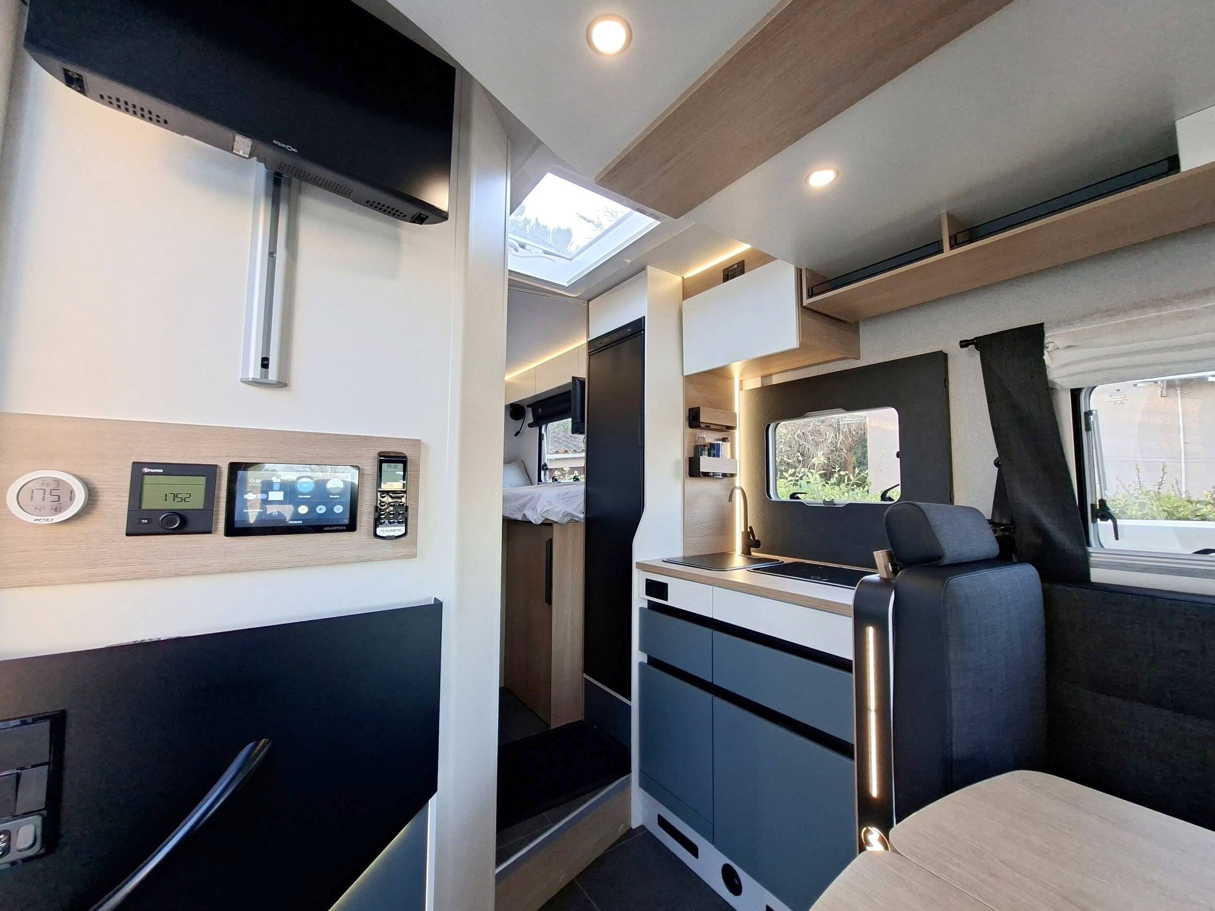 Bavaria Transit 2,0 l 170 ch AUTOMATIC