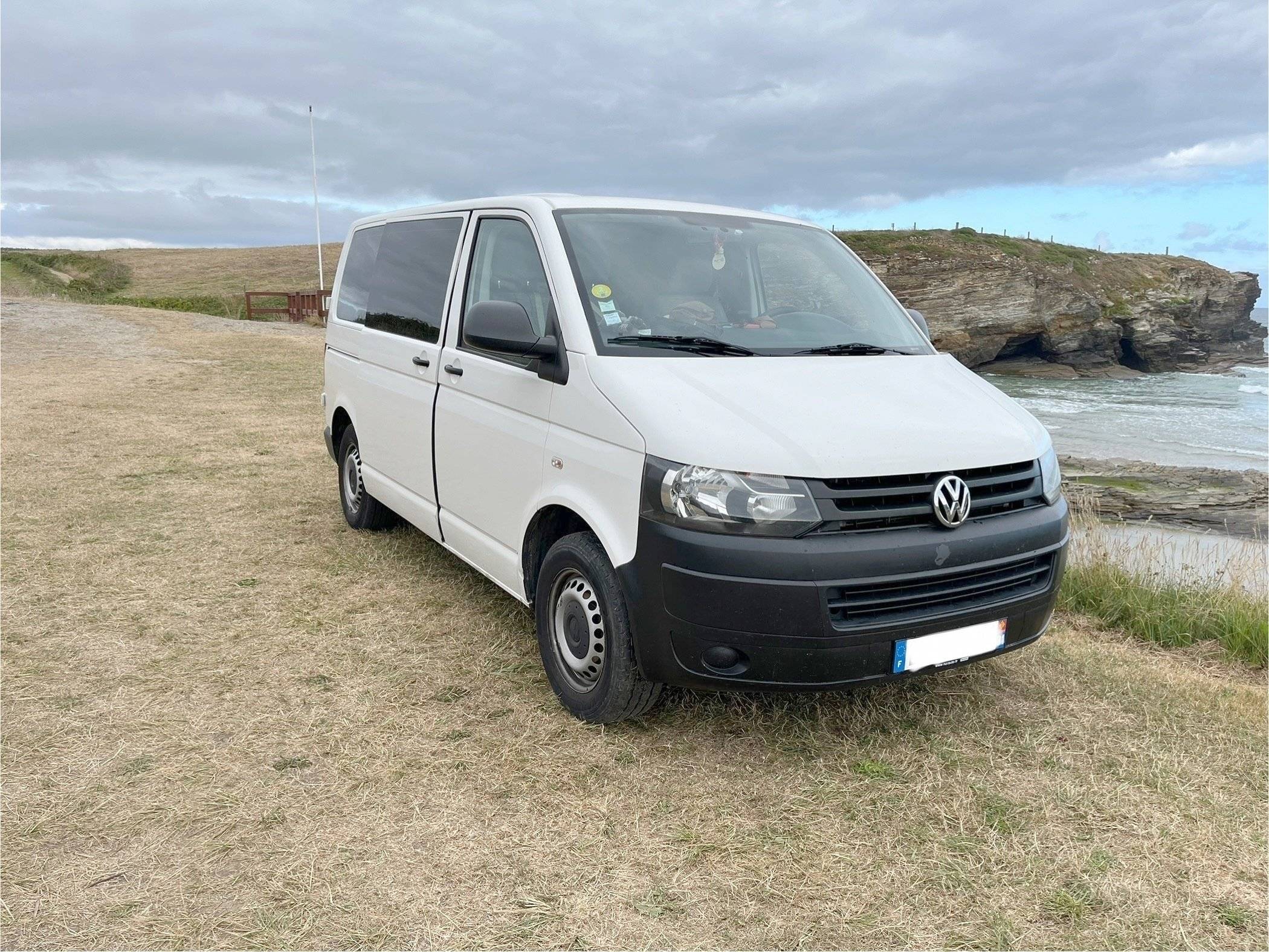 Front view from 3/4 Volkswagen Volswagen - Yescapa