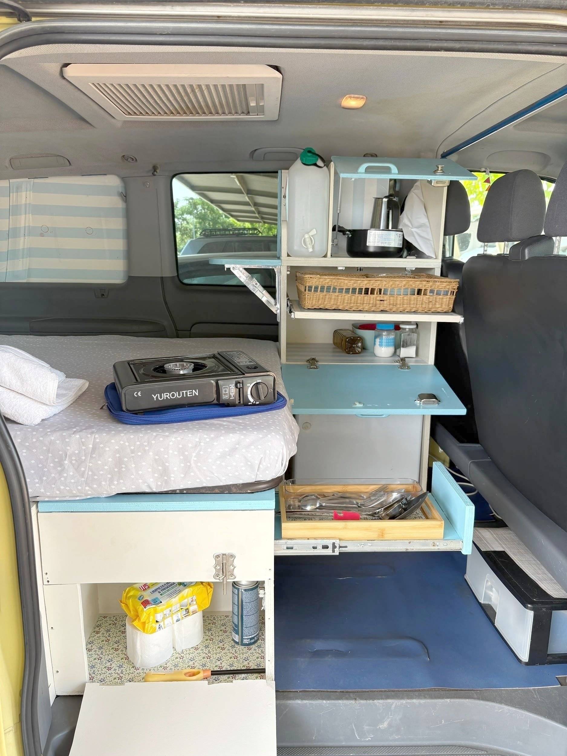 Kitchenette Mercedes Mercedes vito 115cdi - Yescapa