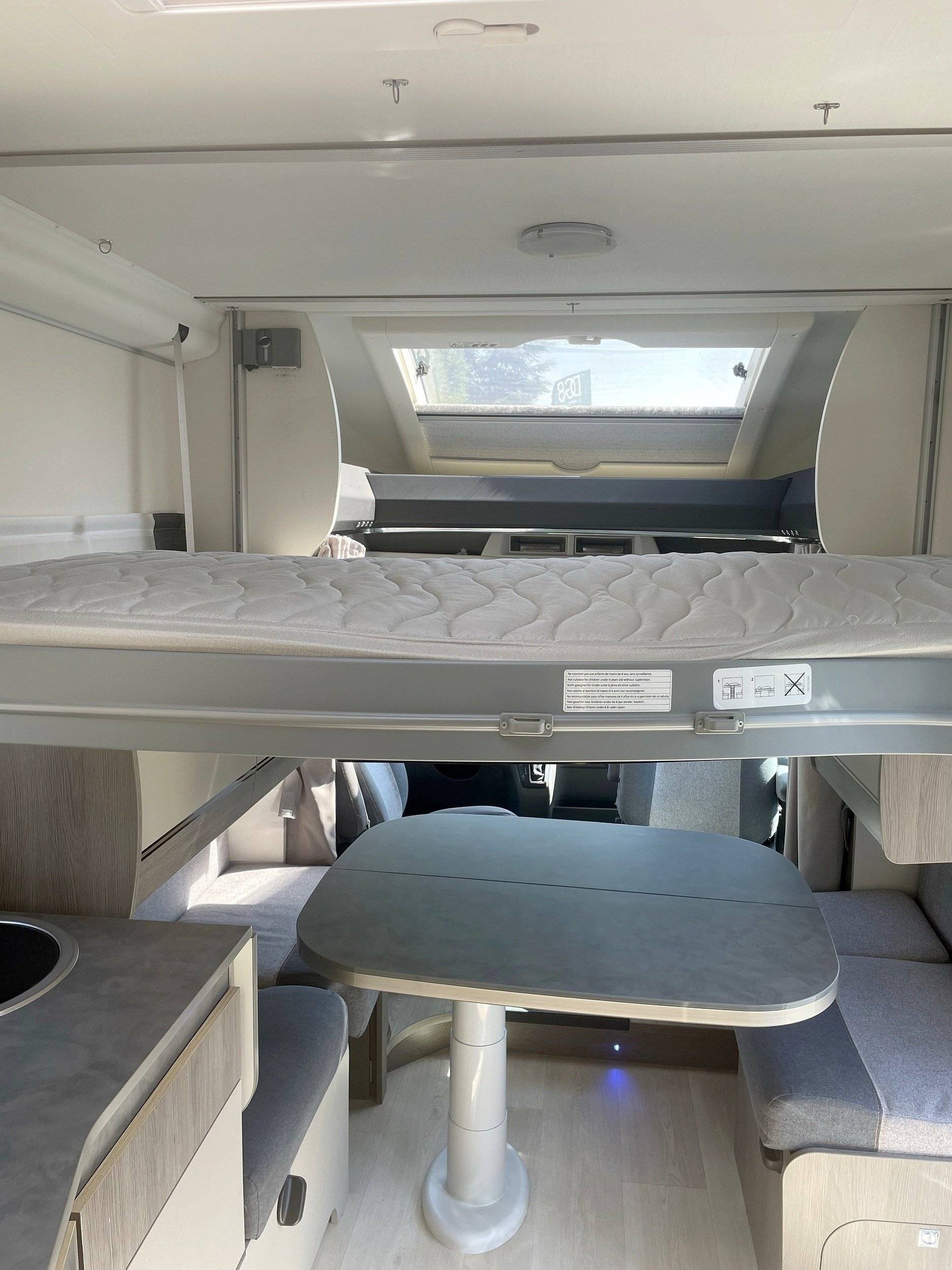 Challenger 348 XLB Graphite