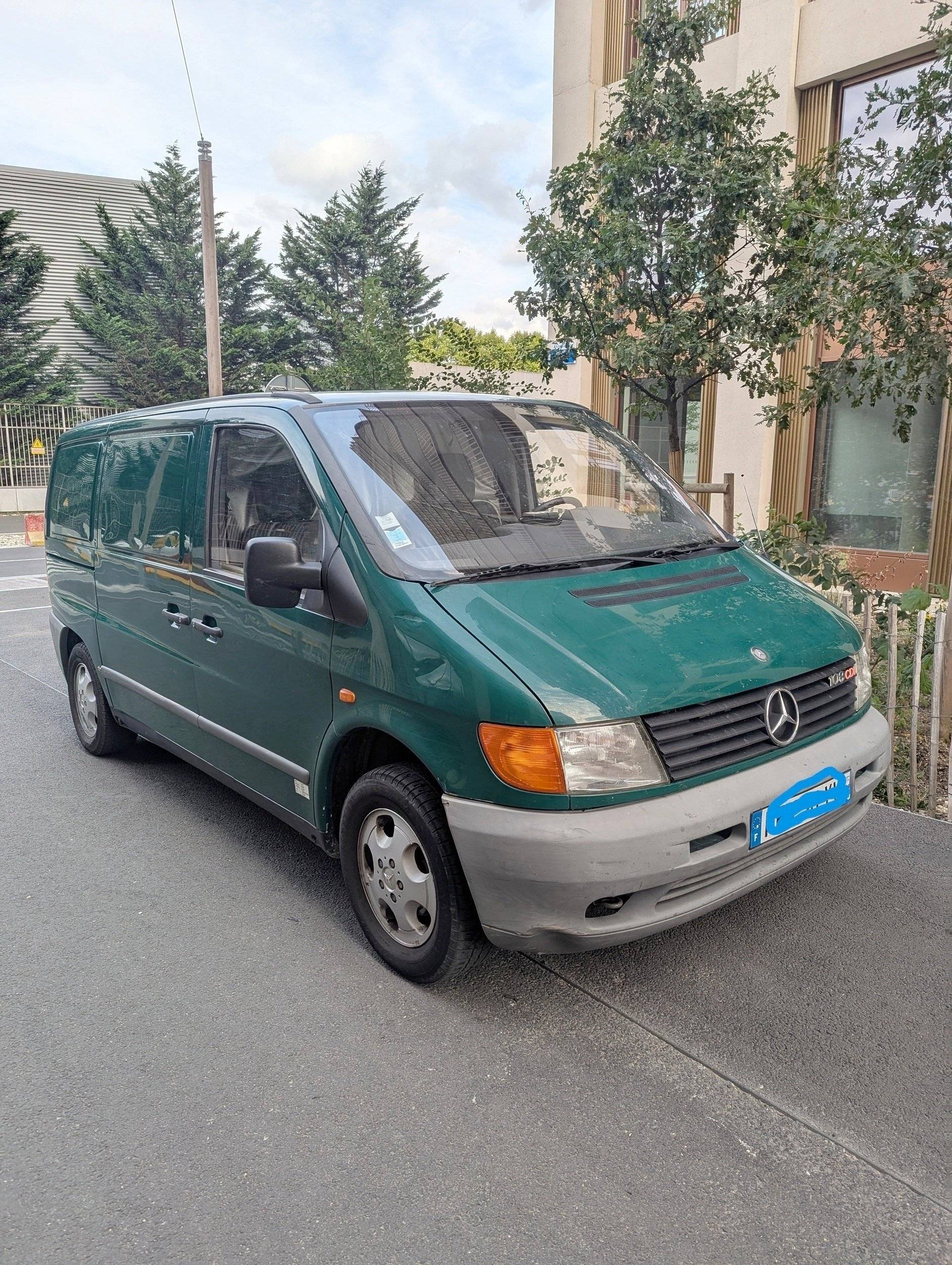 Vista del vehículo ángulo delantero Mercedes Mercedes vito - Yescapa