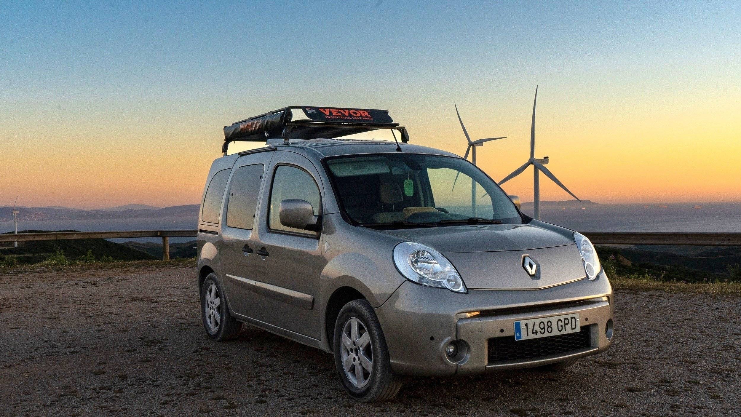Voorkant 3/4 Renault Kangoo 1,5 l DCI 105 ch - Yescapa