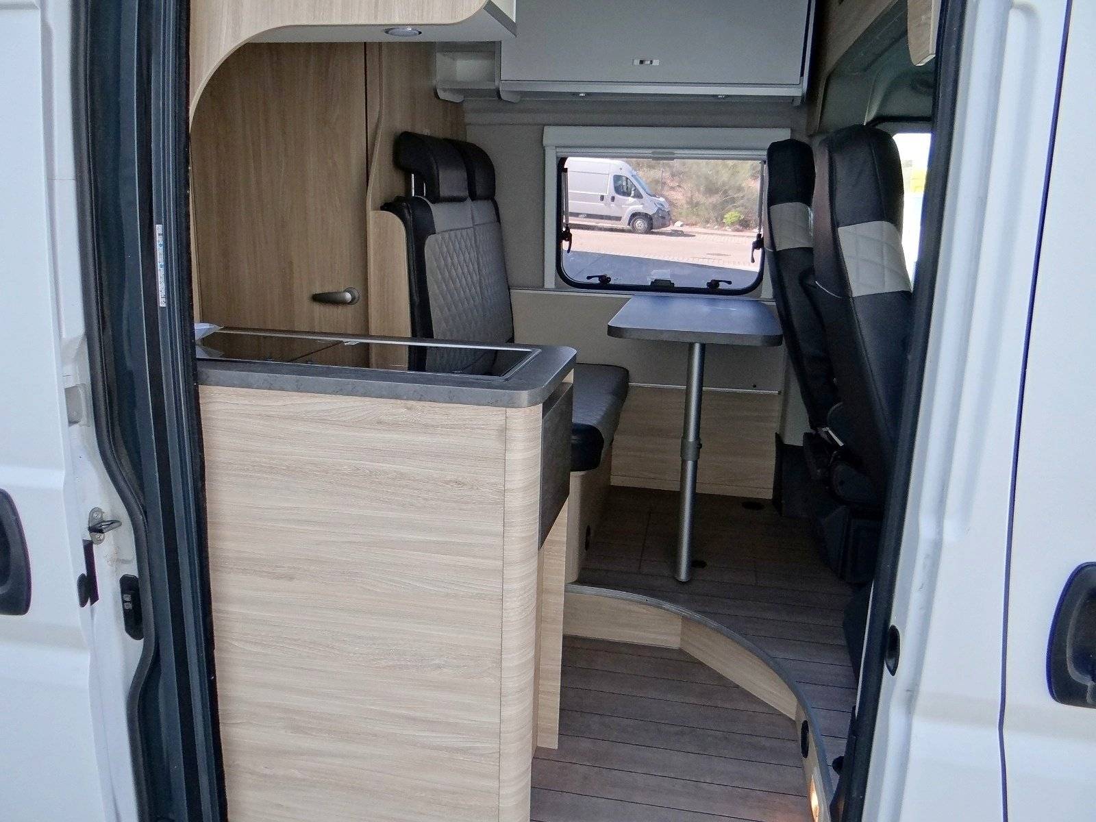 Eethoek Fiat Ducato 2,2 l 115 ch - Yescapa