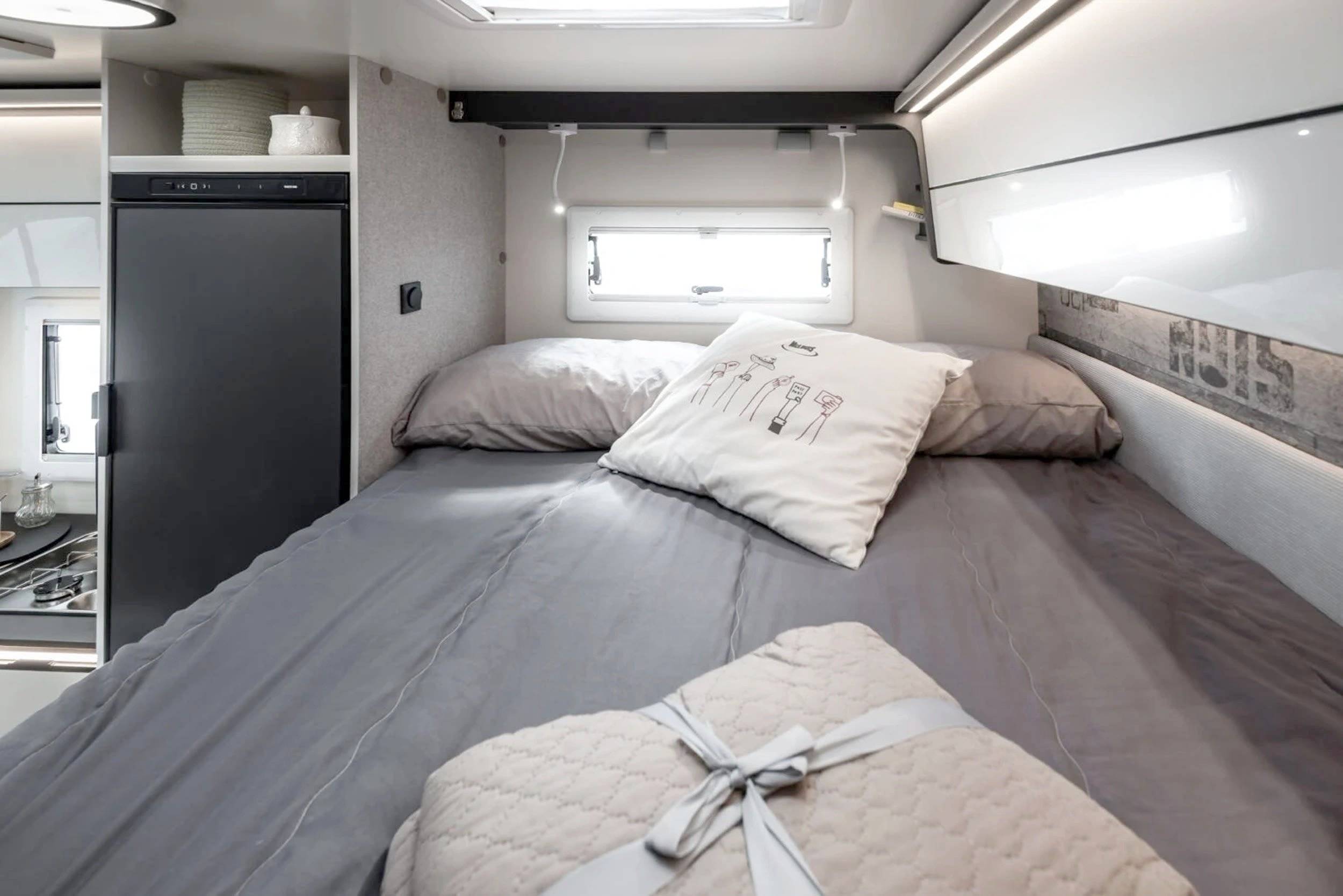 Schlafplätze Ford Transit 2.0 | 165 PS - Yescapa