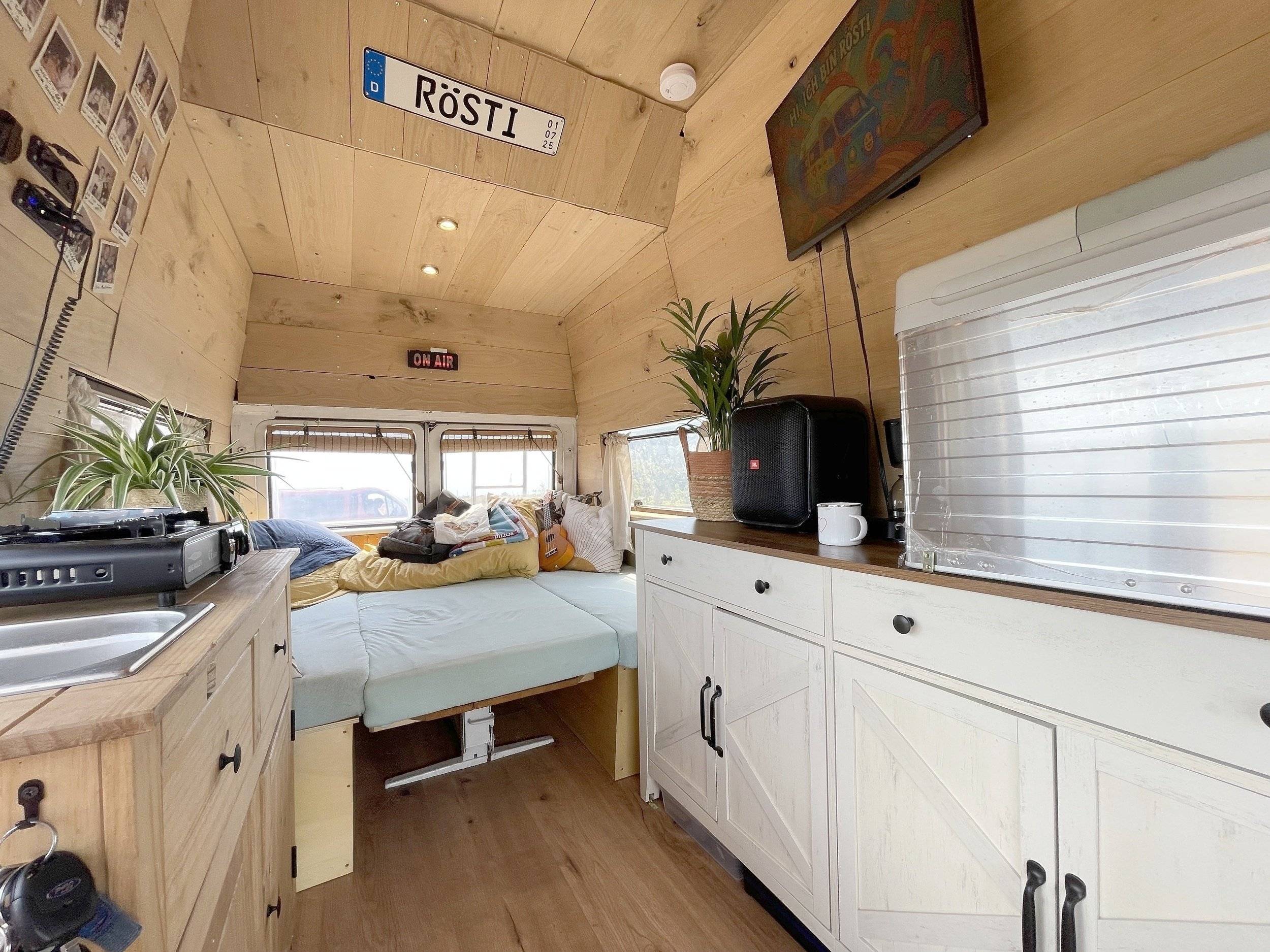 Berth Volkswagen LT28 - Yescapa