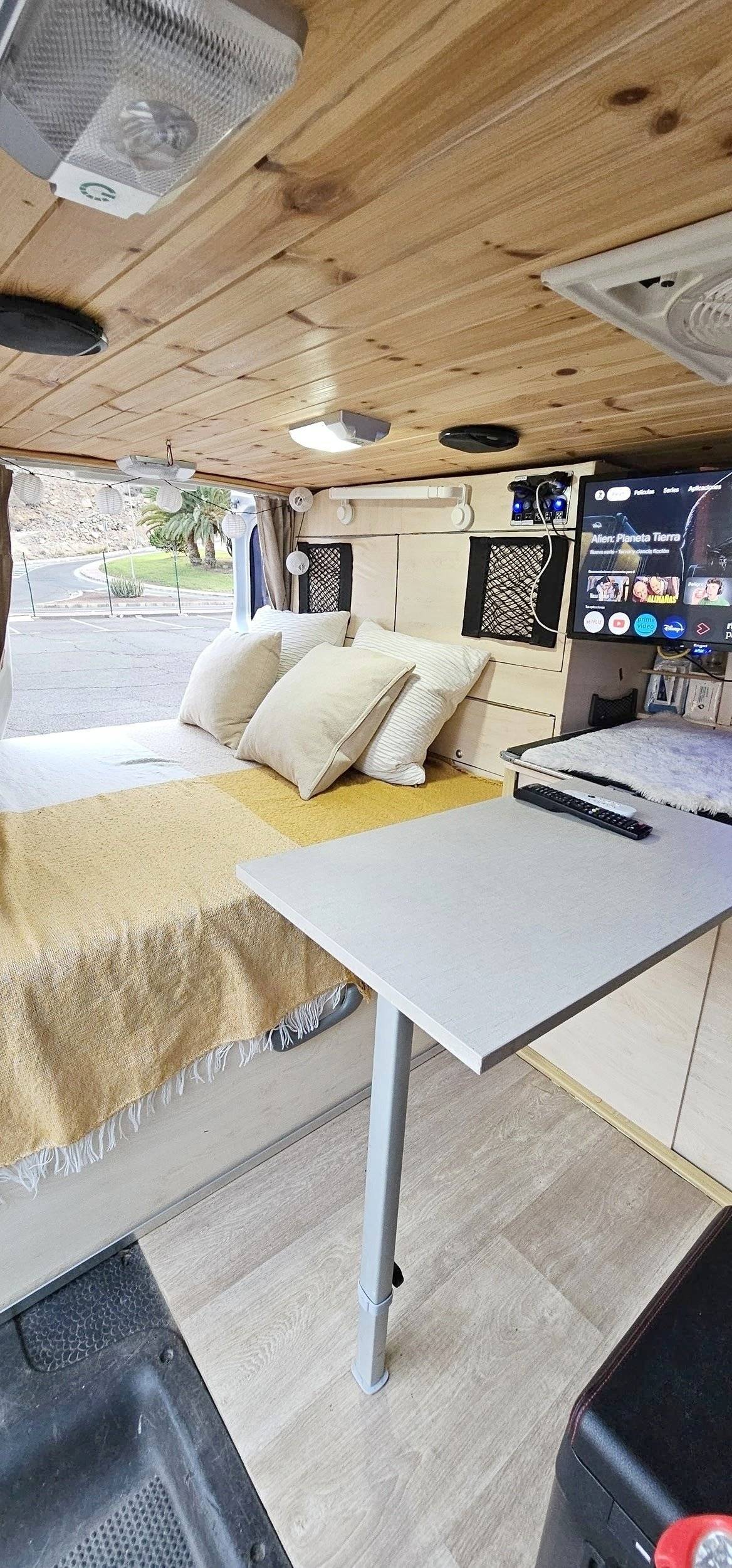 Área de jantar Renault Trafic - Yescapa