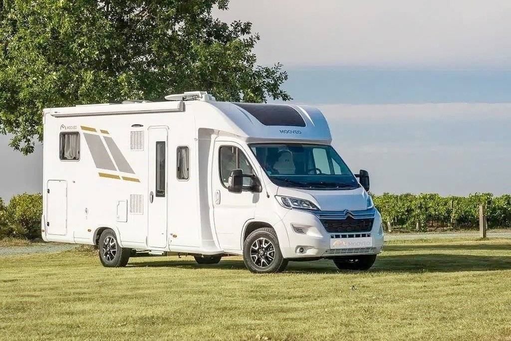 Voorkant 3/4 Citroën TEI Light 70 - Yescapa