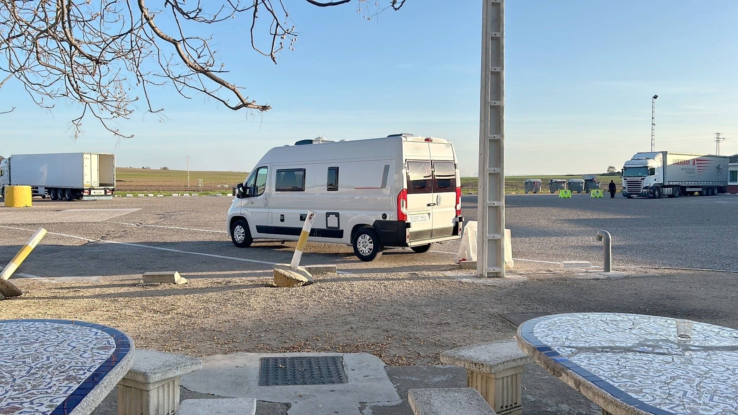Vista de 3/4 Citroën Jumper 2,0 l 130 ch - Yescapa