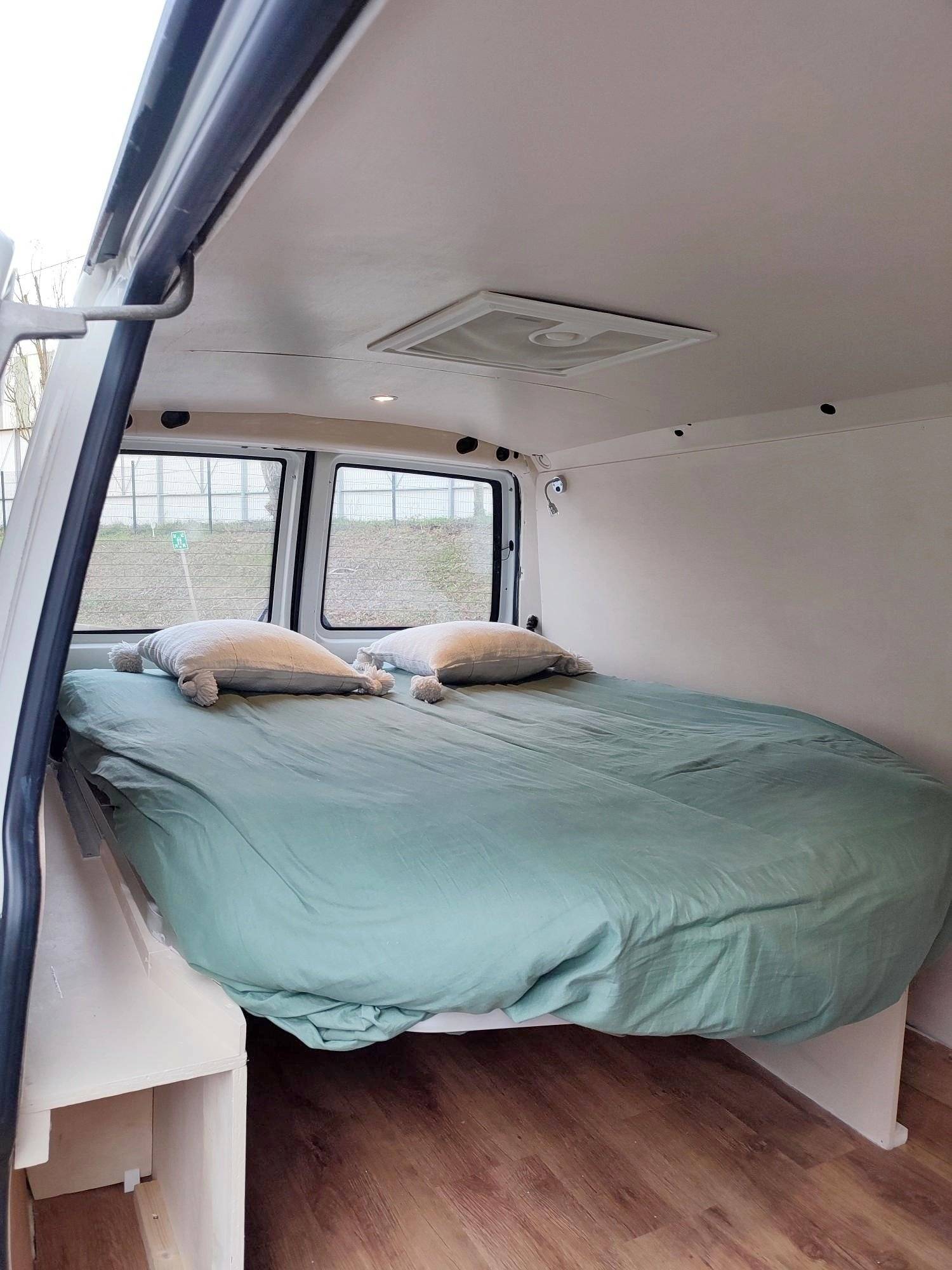 Berth Volkswagen T4 2,5l 102cv - Yescapa