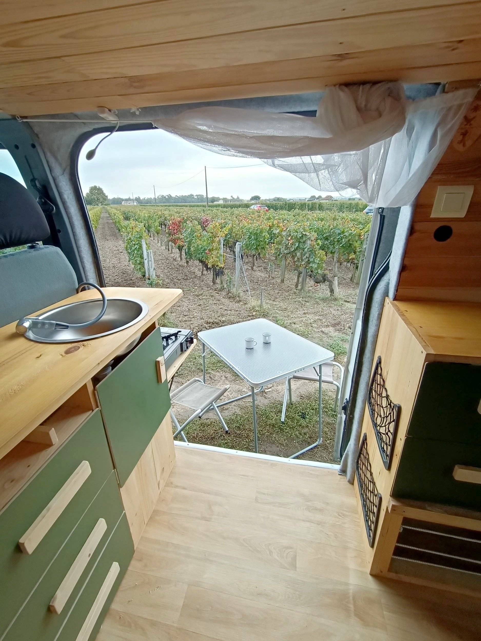 Kitchenette Ford FORD TRANSIT - Yescapa