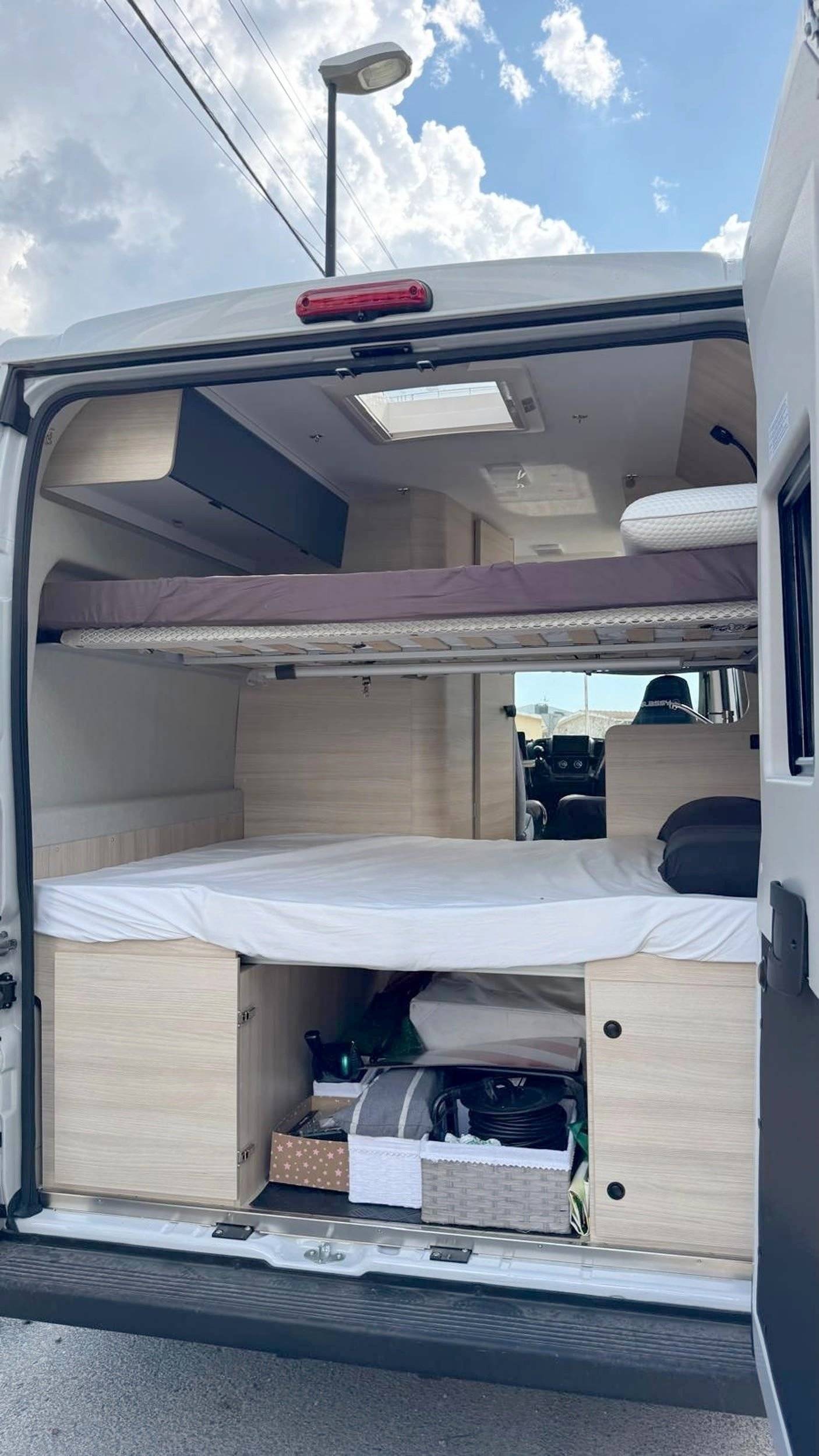Berth Citroën Jumpy 2,2 l 120 ch - Yescapa