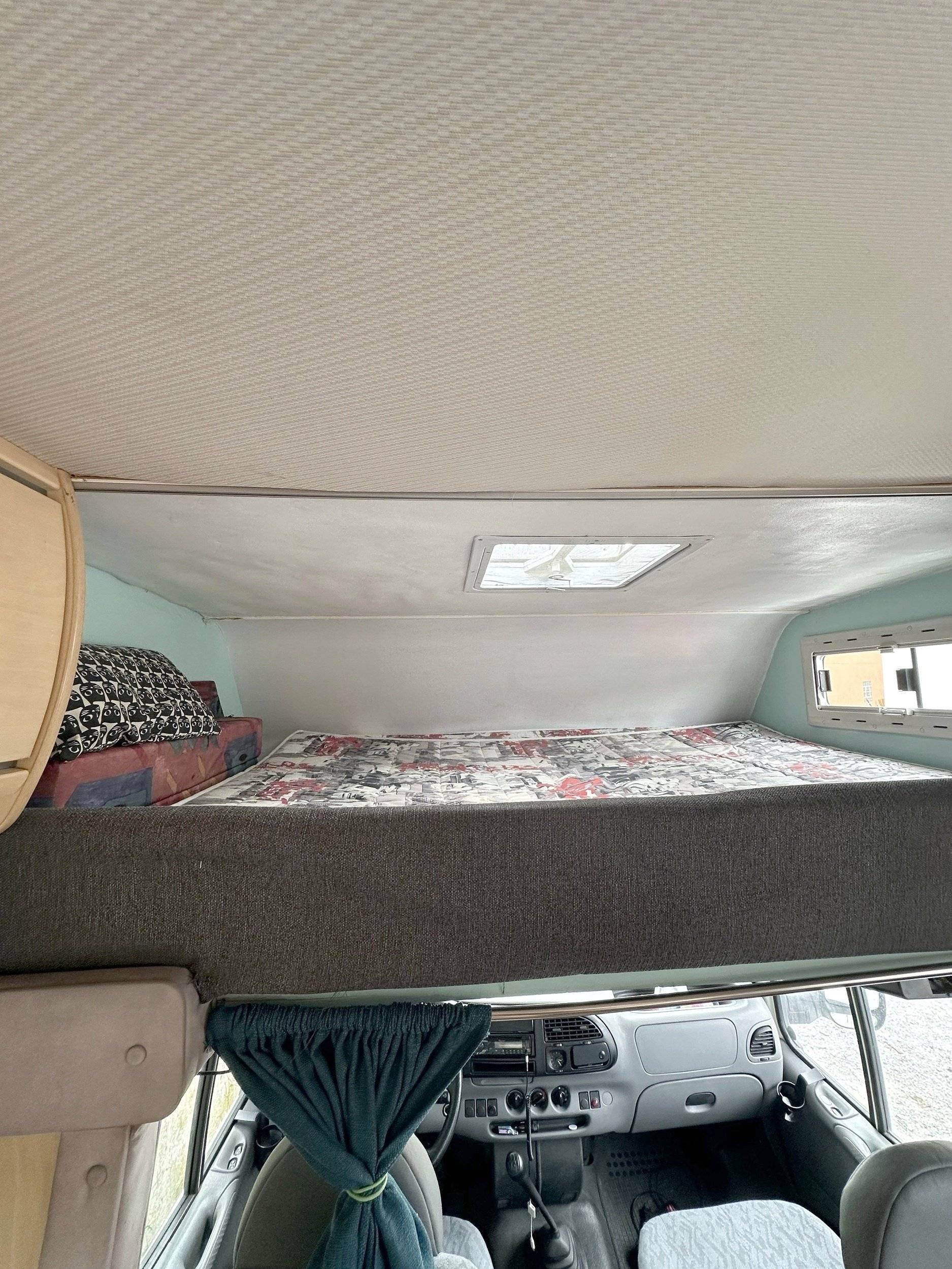 Berth Ford Transit - Yescapa