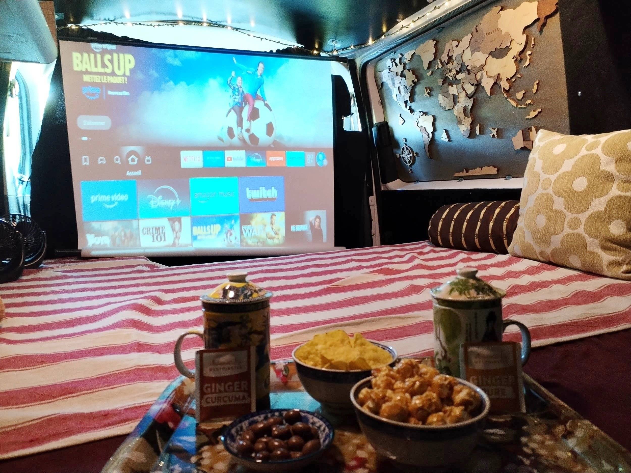 Front view from 3/4 Volkswagen Volkswagen Transporter T6.1 - Yescapa