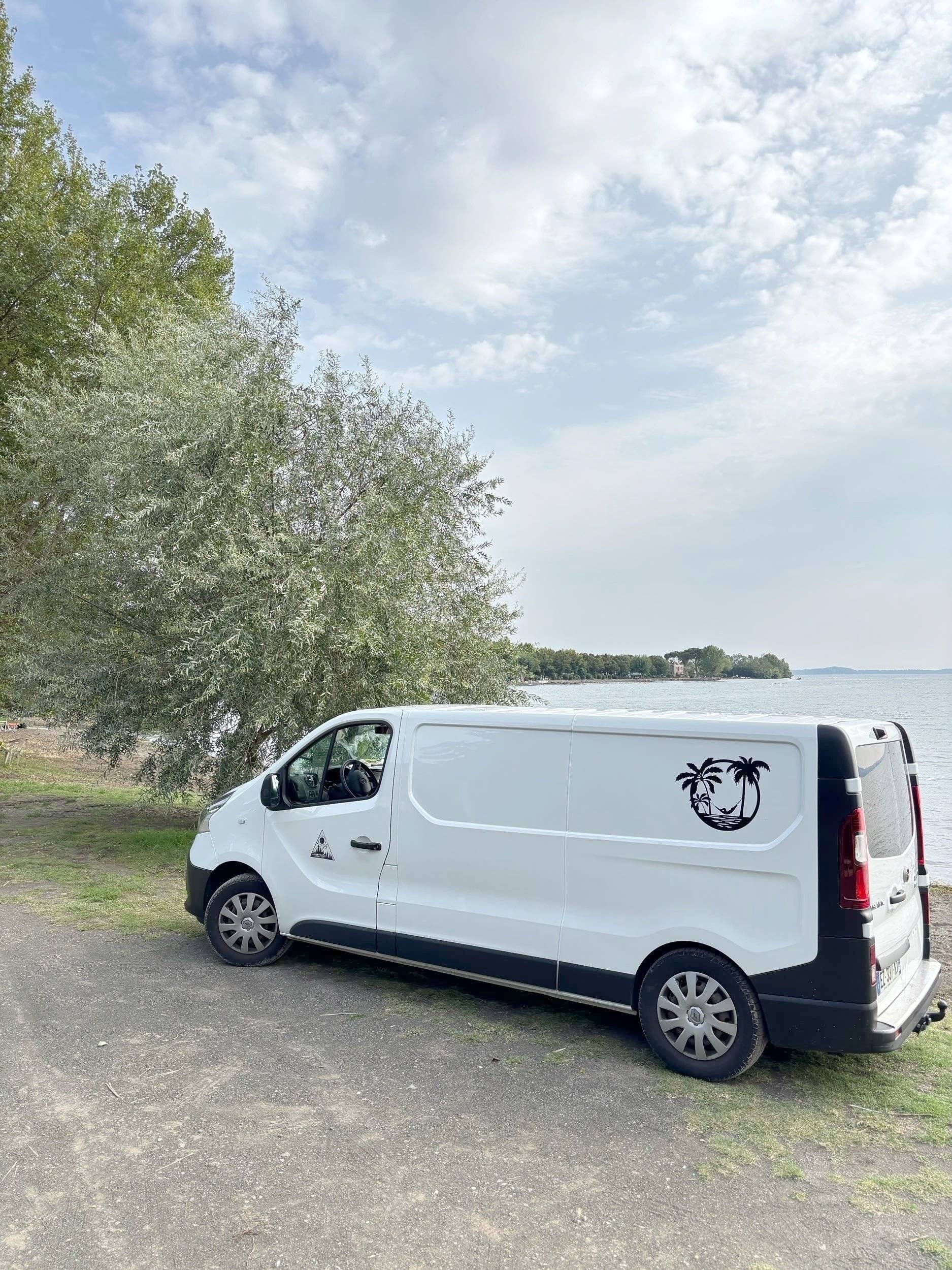 Plazas en cama Renault Trafic 1,6 l 145 ch - Yescapa