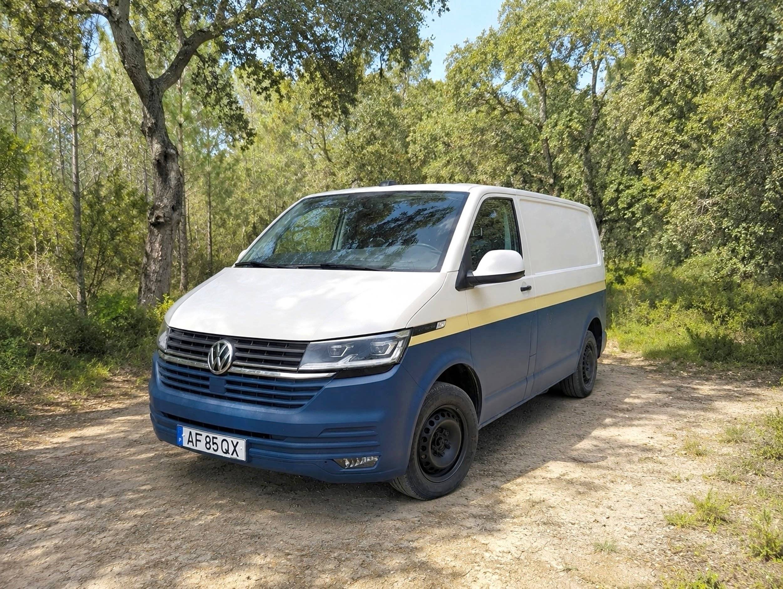 Voorkant 3/4 Volkswagen Transporter T6.1  2,0 l 110ch - Yescapa