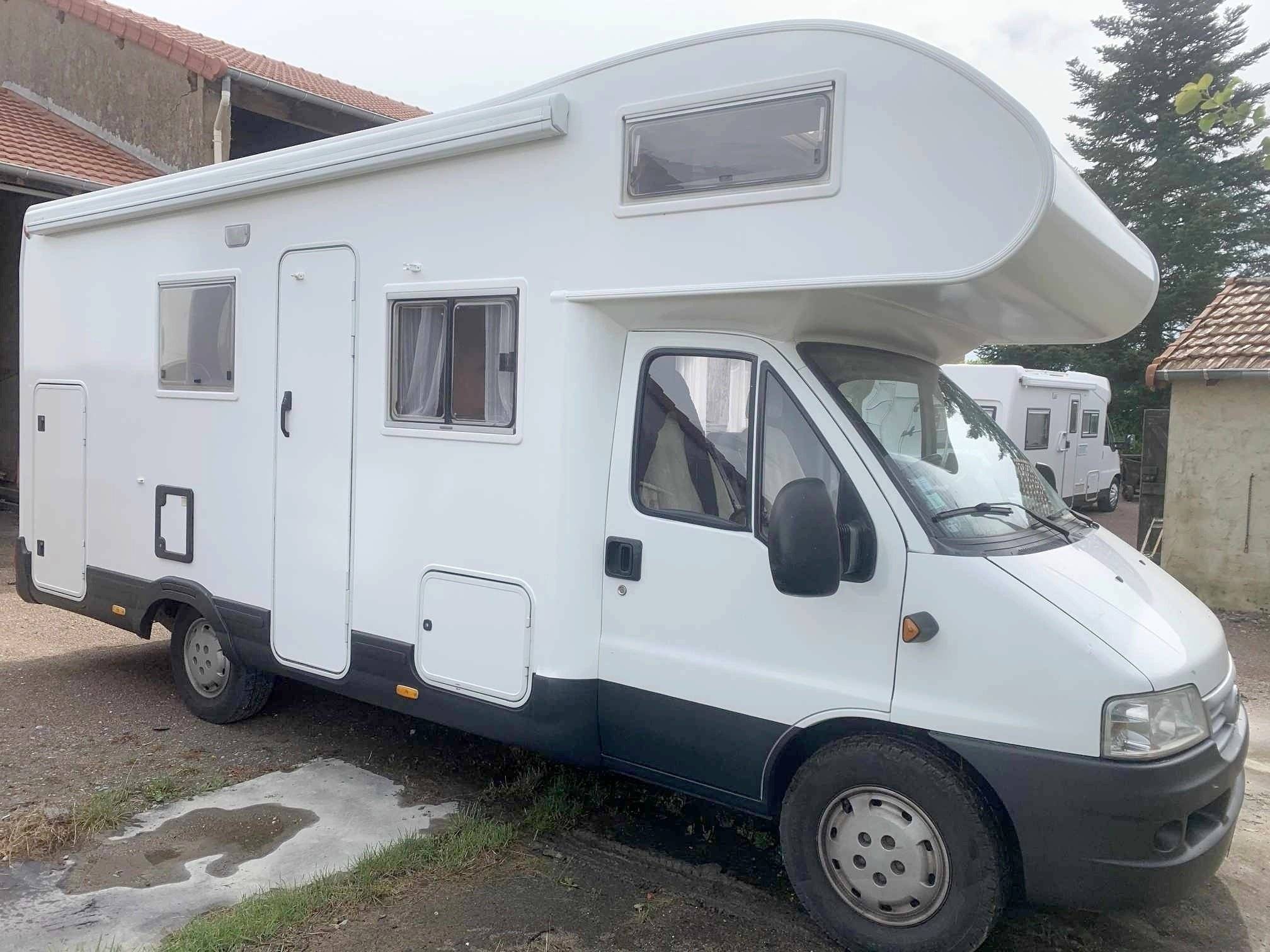 Front view from 3/4 Fiat Fiat ducato 2.8l JTD - Yescapa