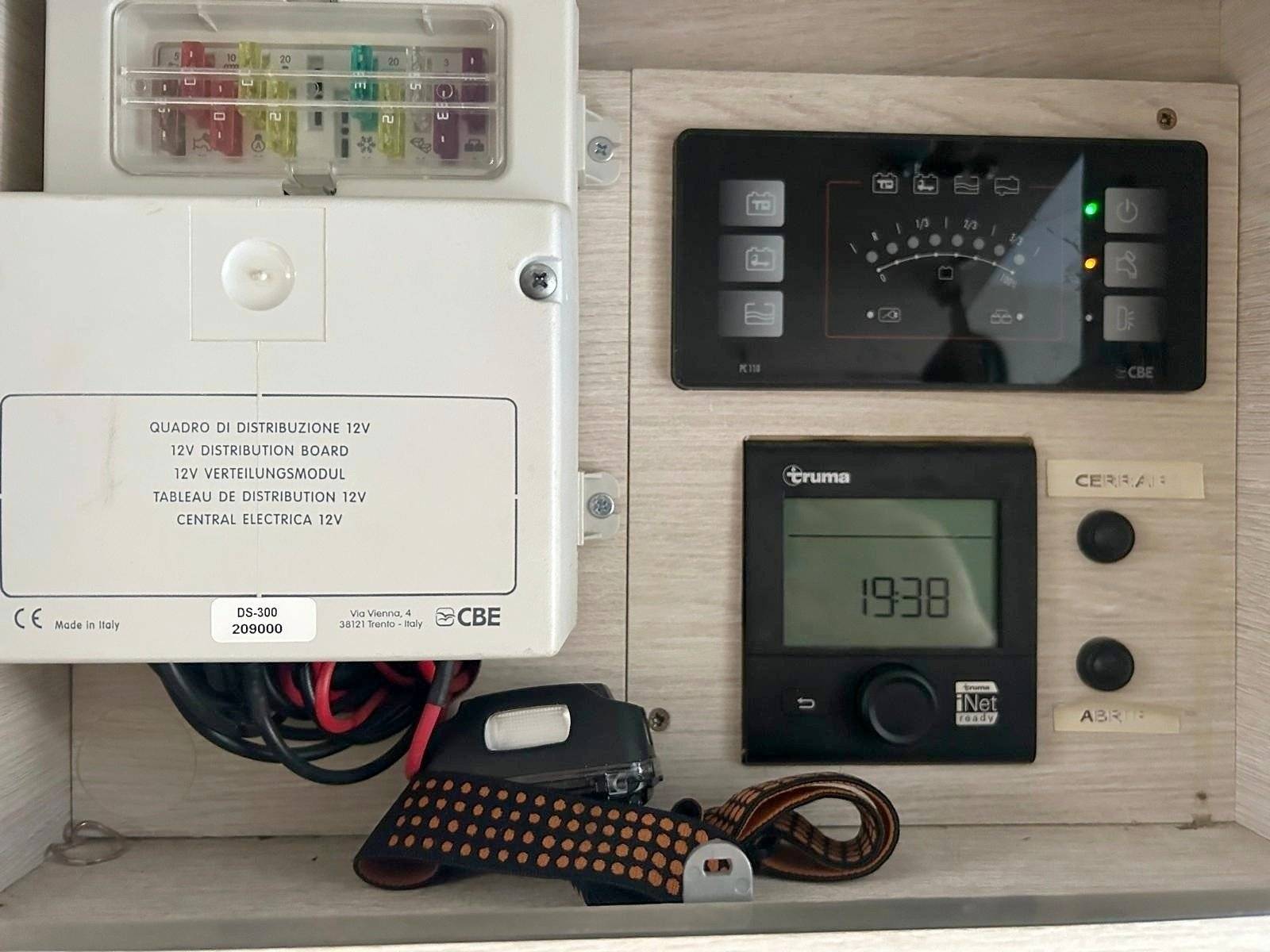 Juliá Camper Fiat 130 Caballos