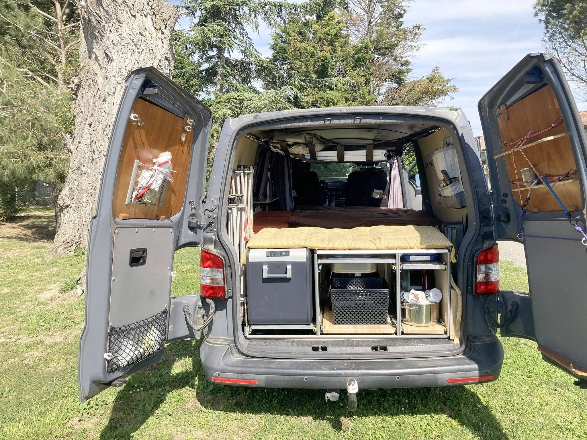 Volkswagen T5 2 l 140 ch