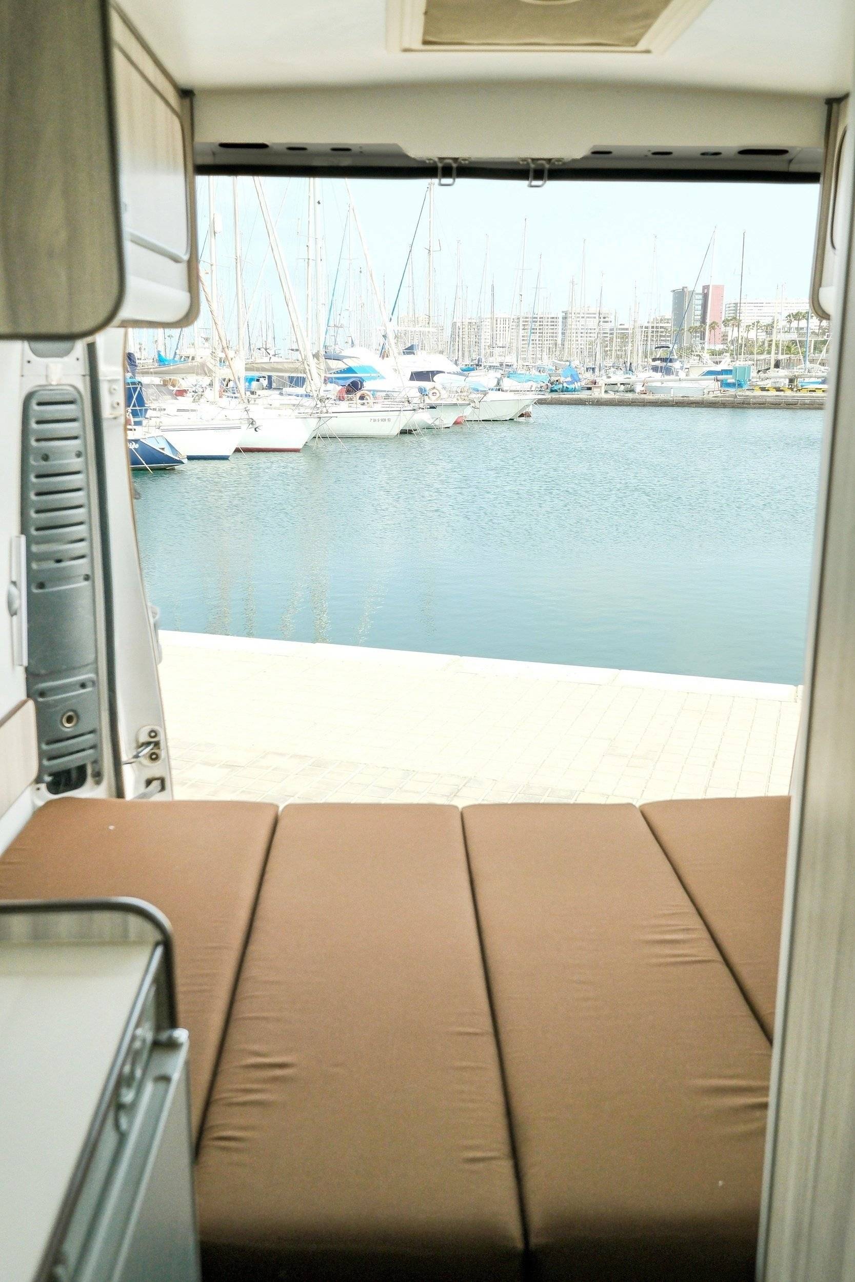 Berth Citroën Jumper 2,2 l 120ch - Yescapa