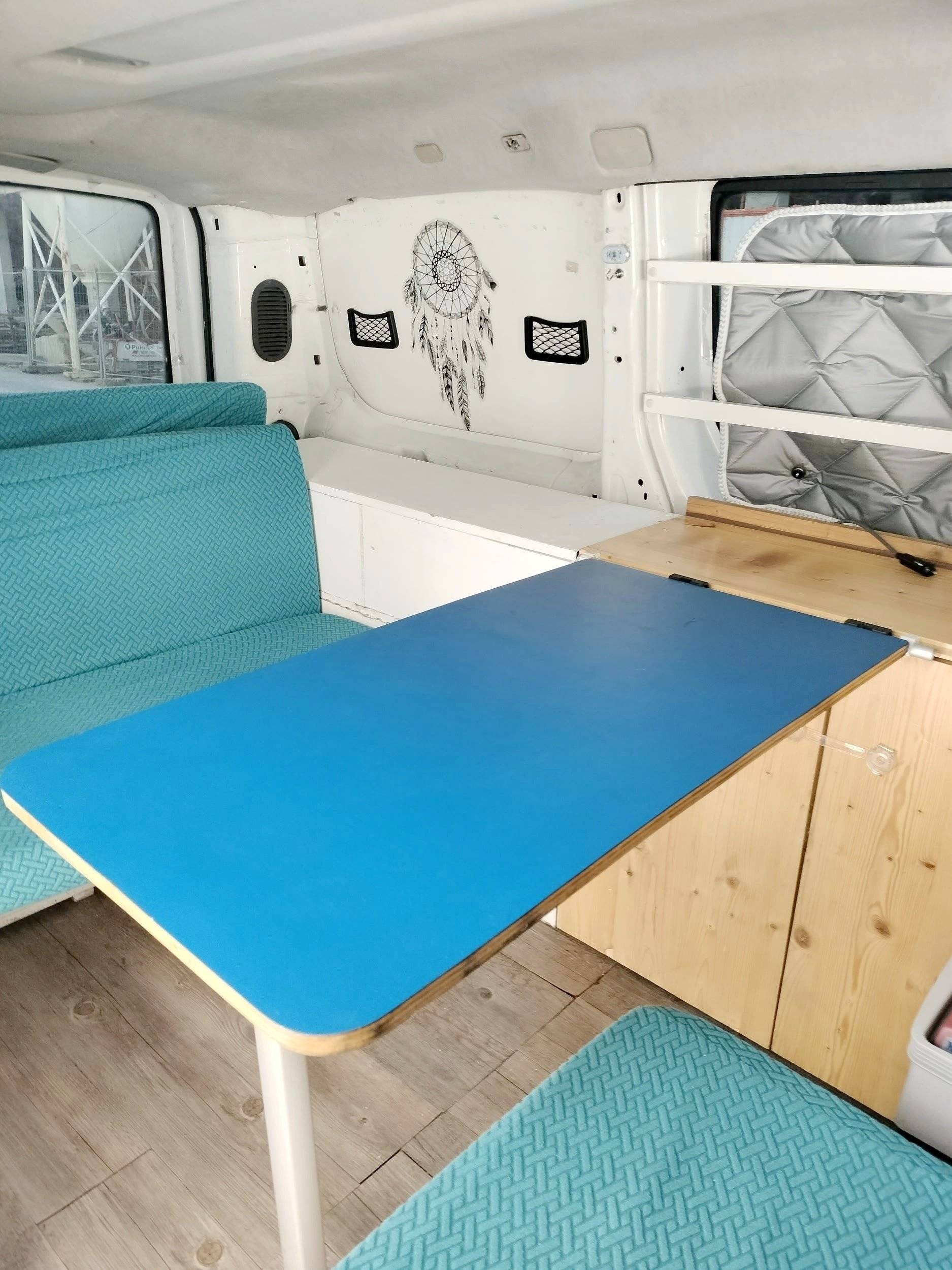 Dinette Citroën Jumpy - Yescapa