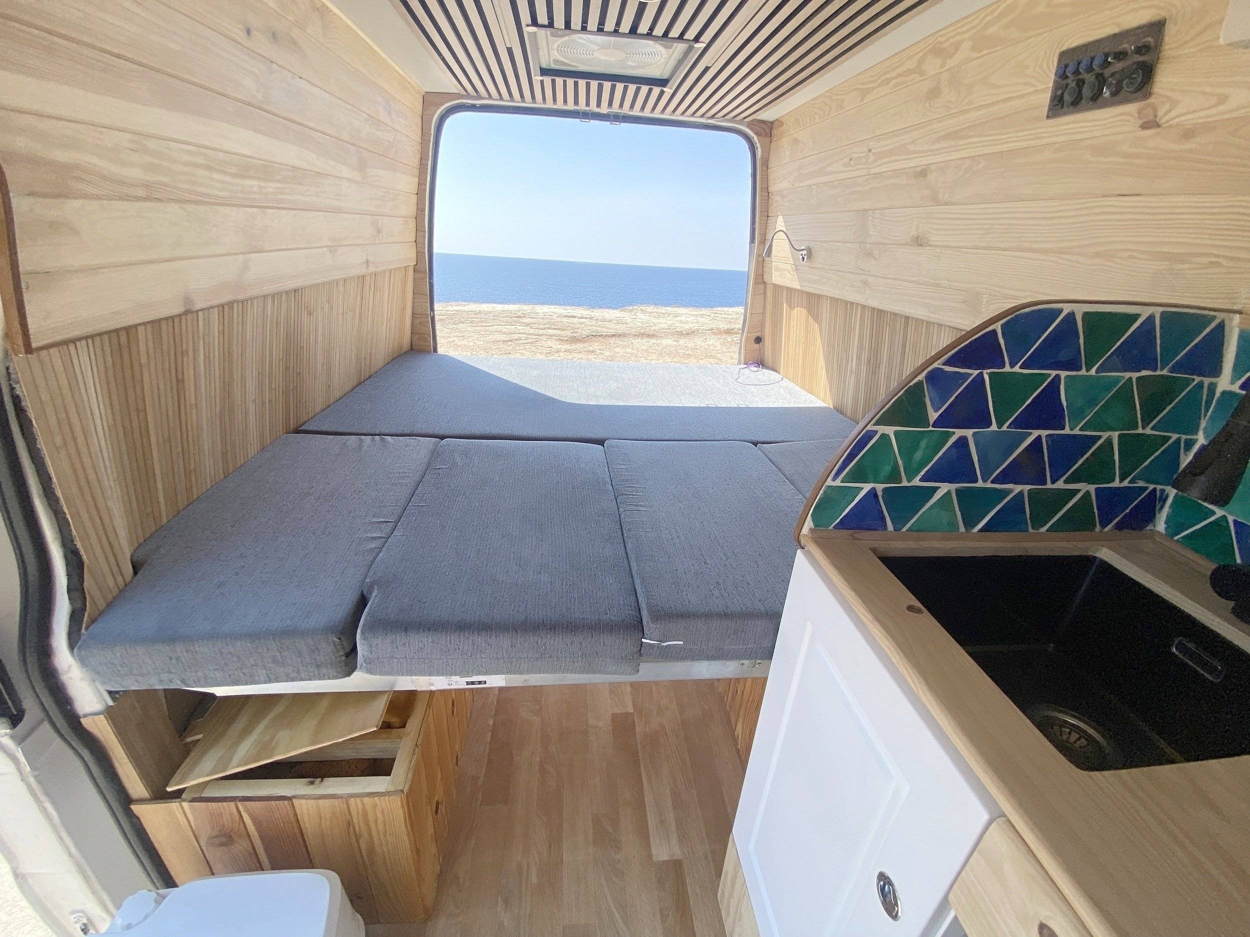 Berth Ford FORD TRANSIT 140CV - Yescapa