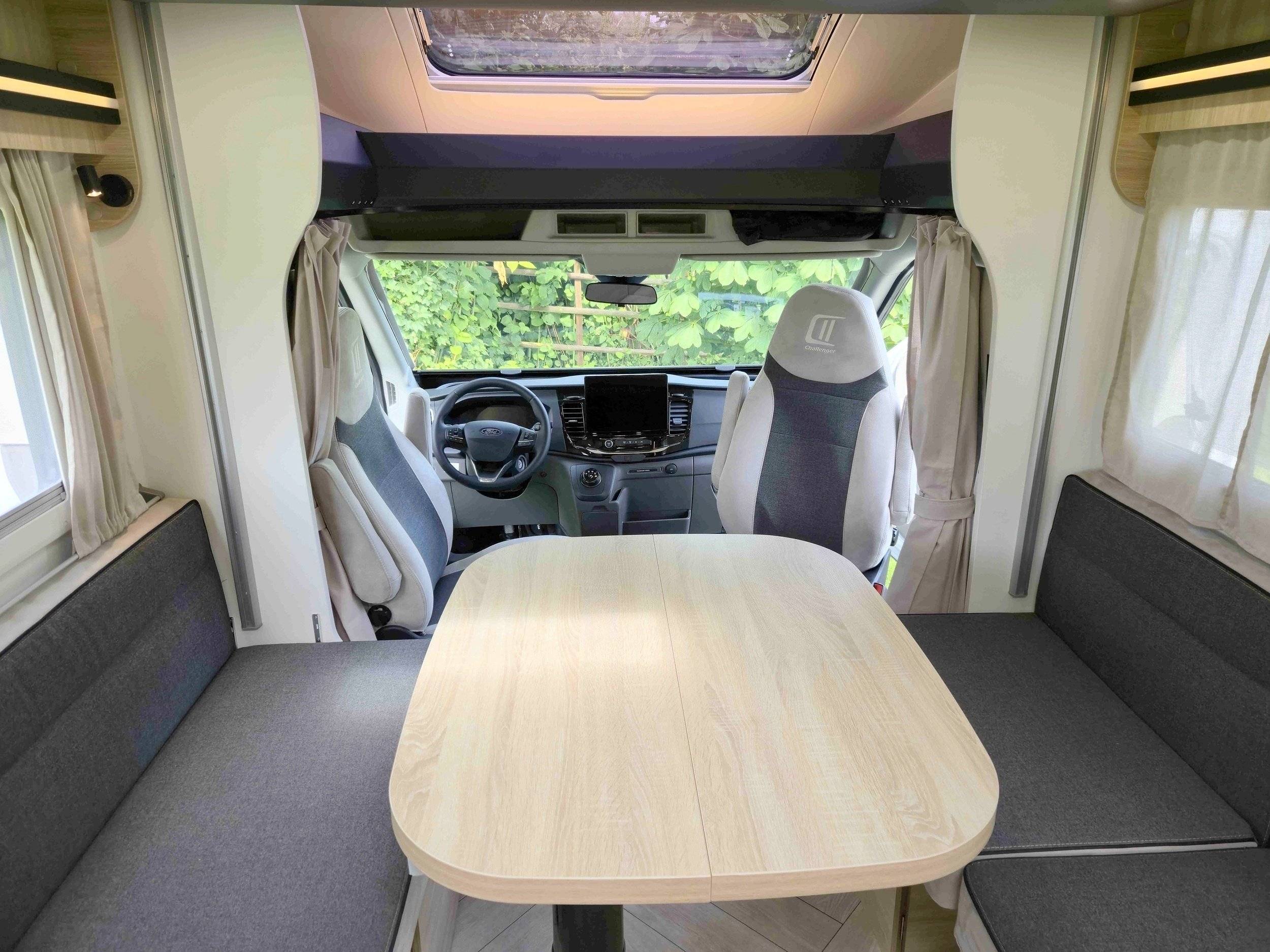 Challenger 380 Graphite Premium