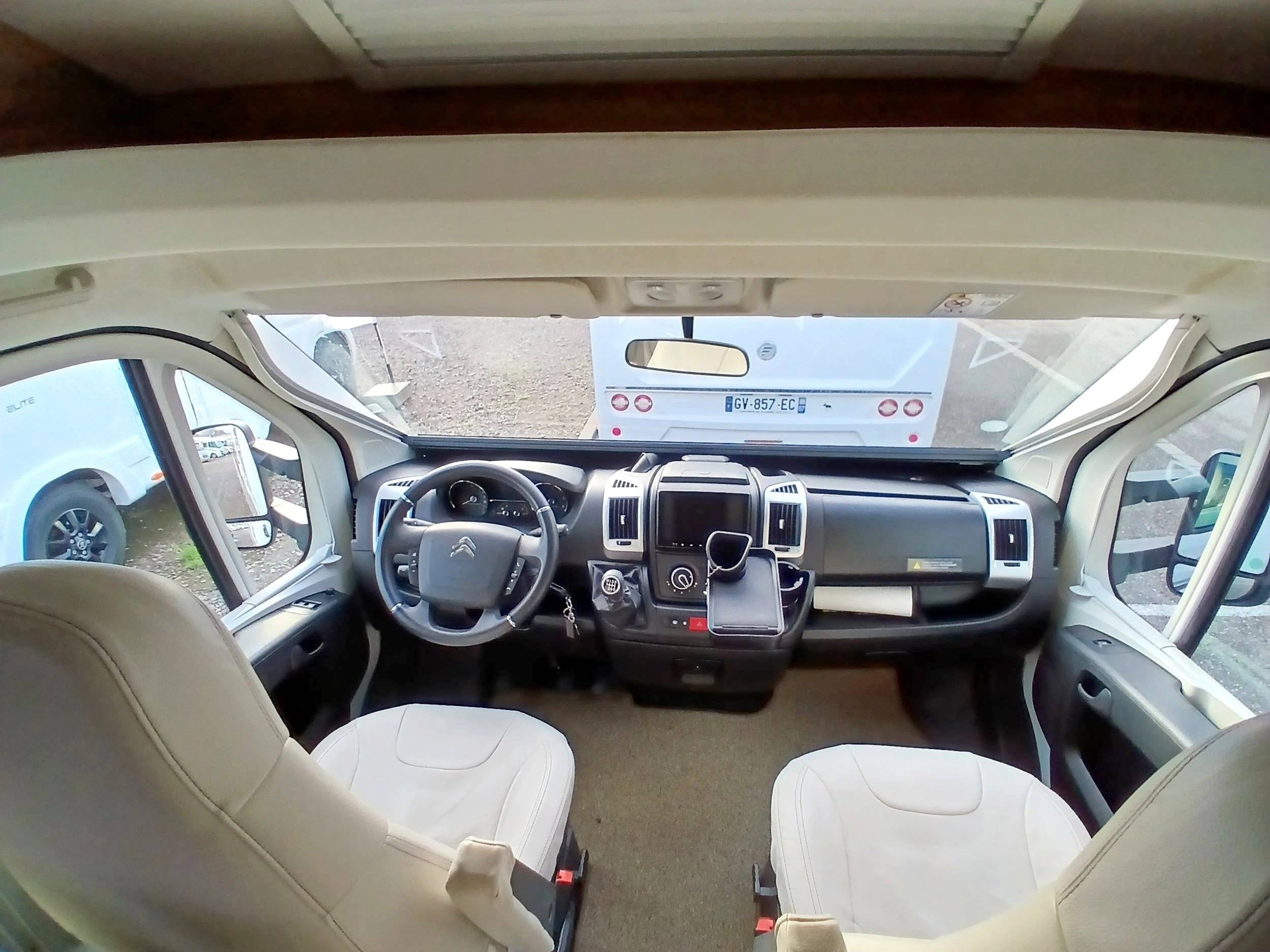 Pilote P 696 D Essentiel