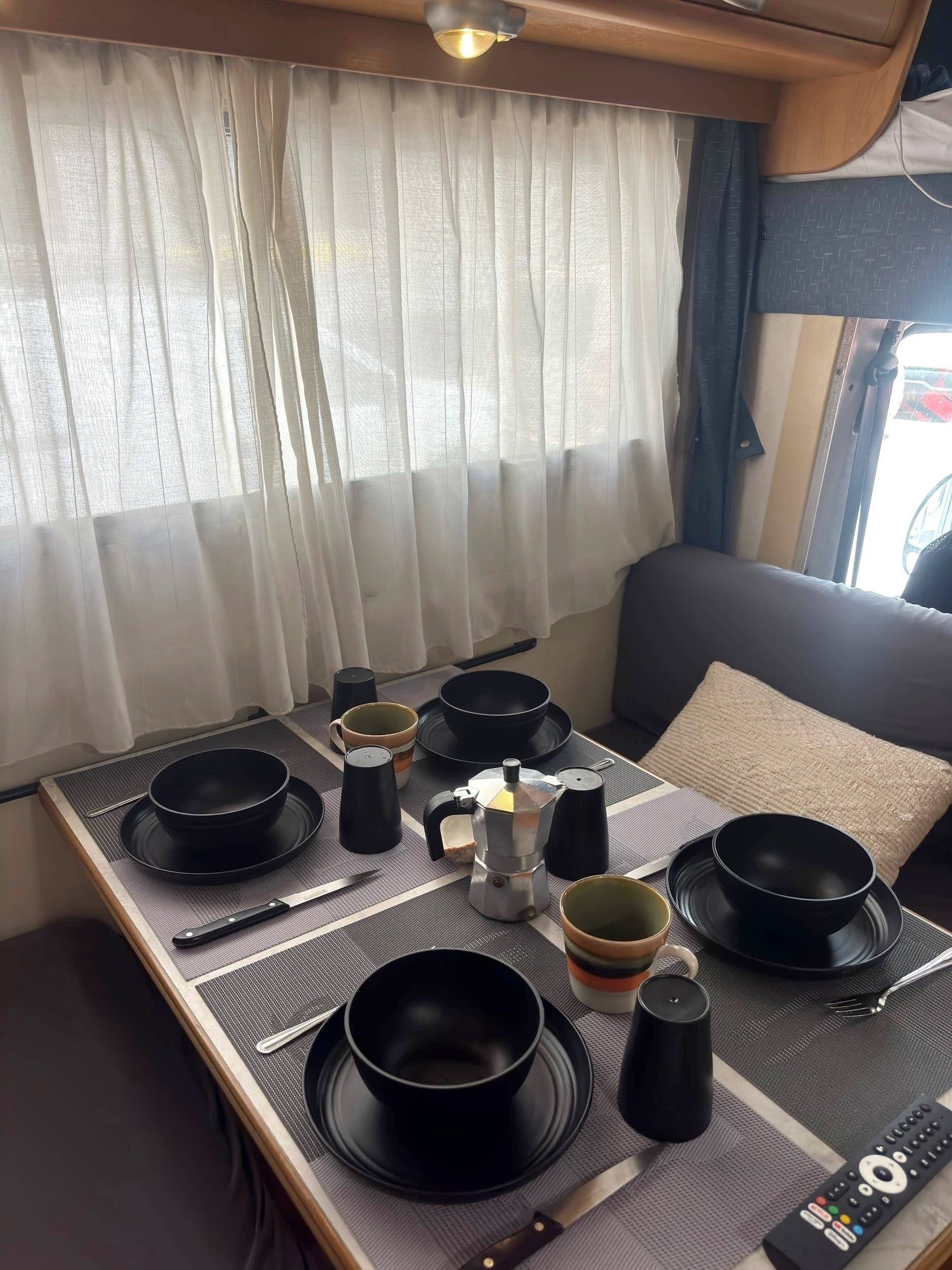 Dinette Fiat Ducato 1,9TD - Yescapa