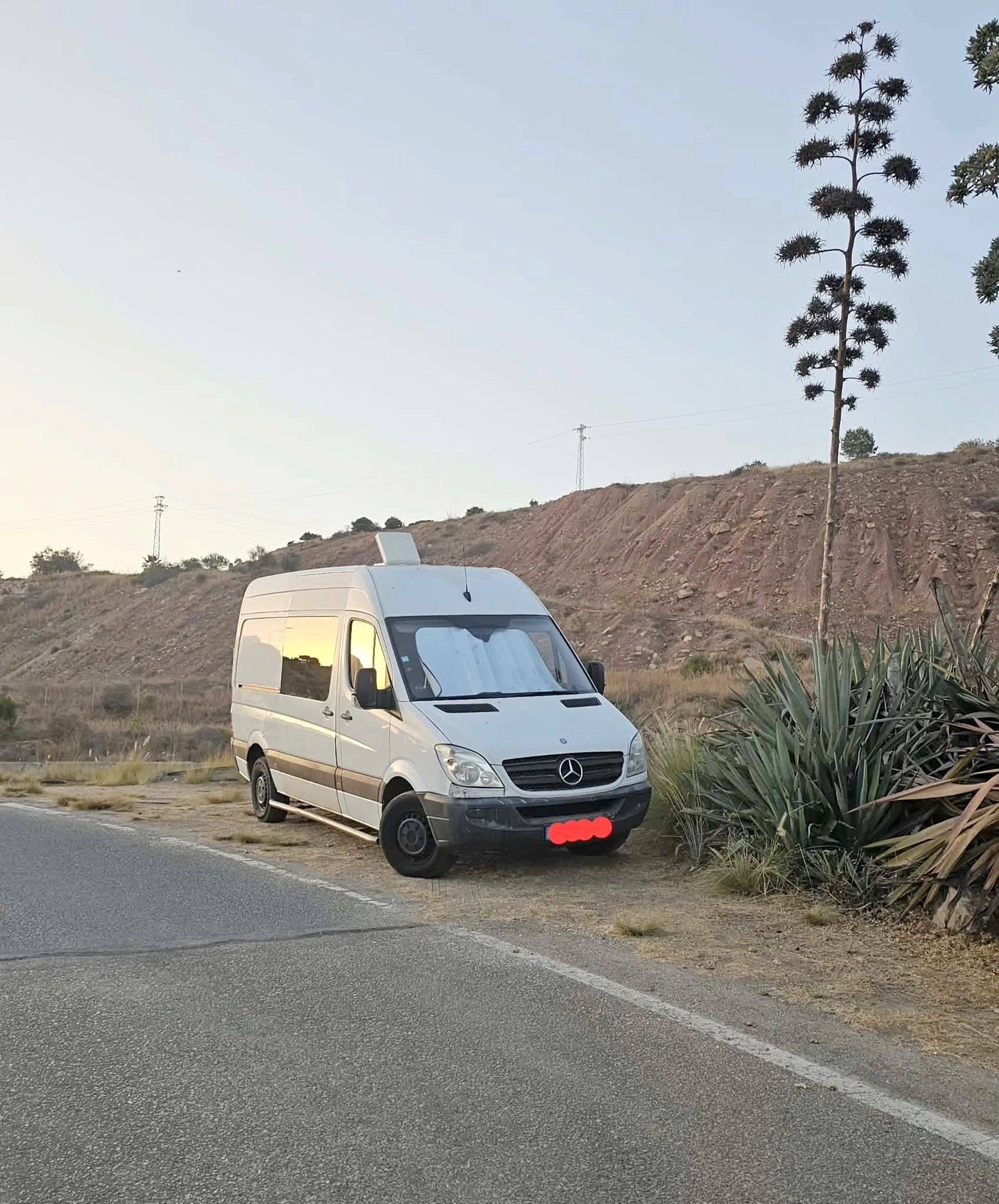 Vista de 3/4 Mercedes Sprinter 95 ch - Yescapa