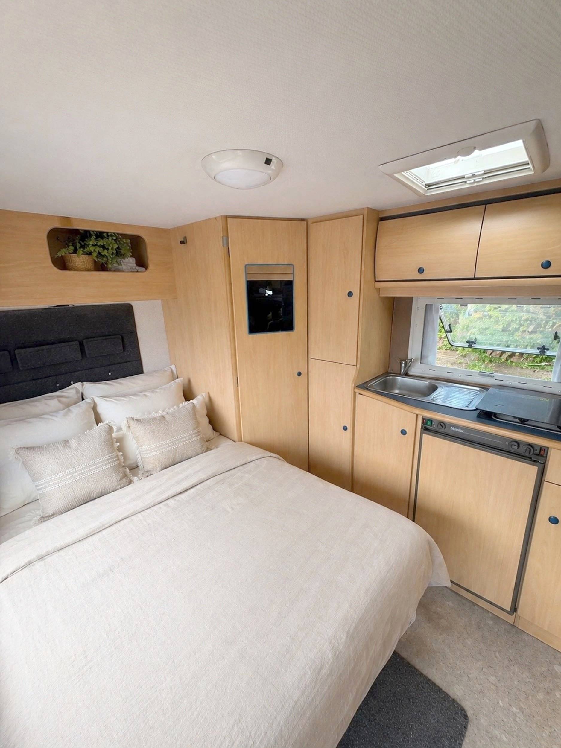 Plazas en cama Citroën jumper 2,5 TDI 110CV - Yescapa