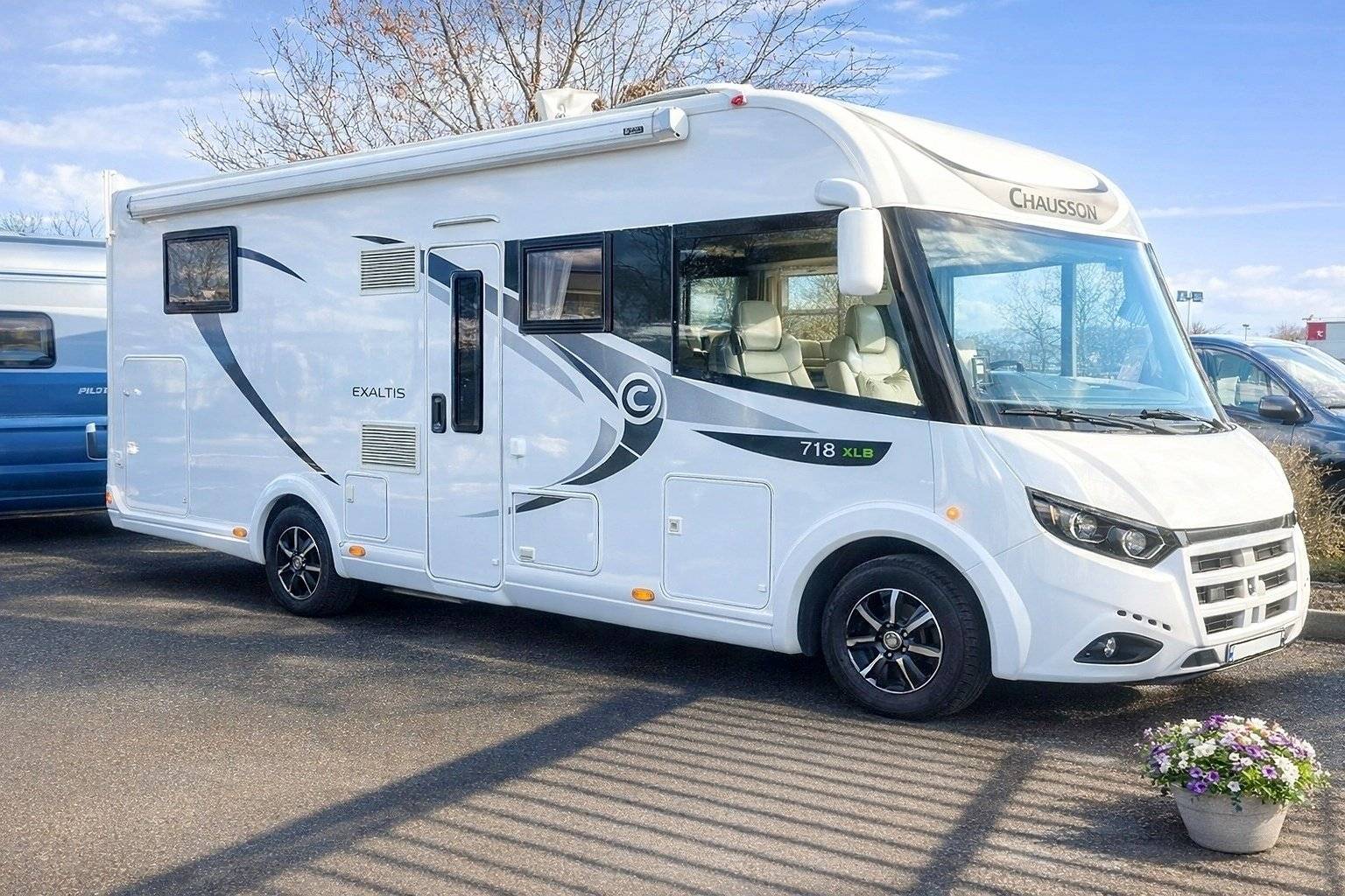 schräge Vorderansicht Fiat Ducato 2,3 l 150 ch - Yescapa