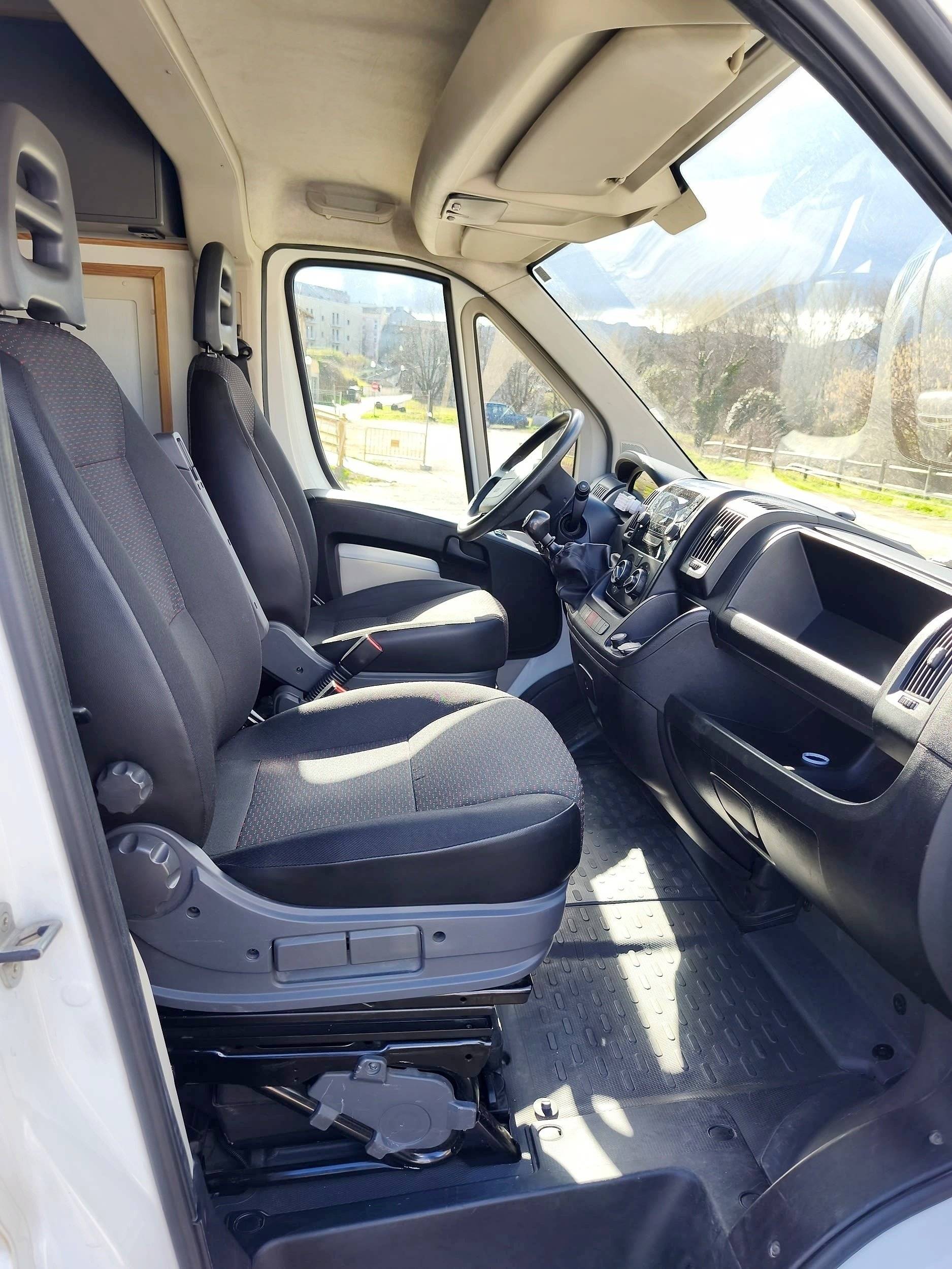 Peugeot Boxer 2,0 l 130 ch